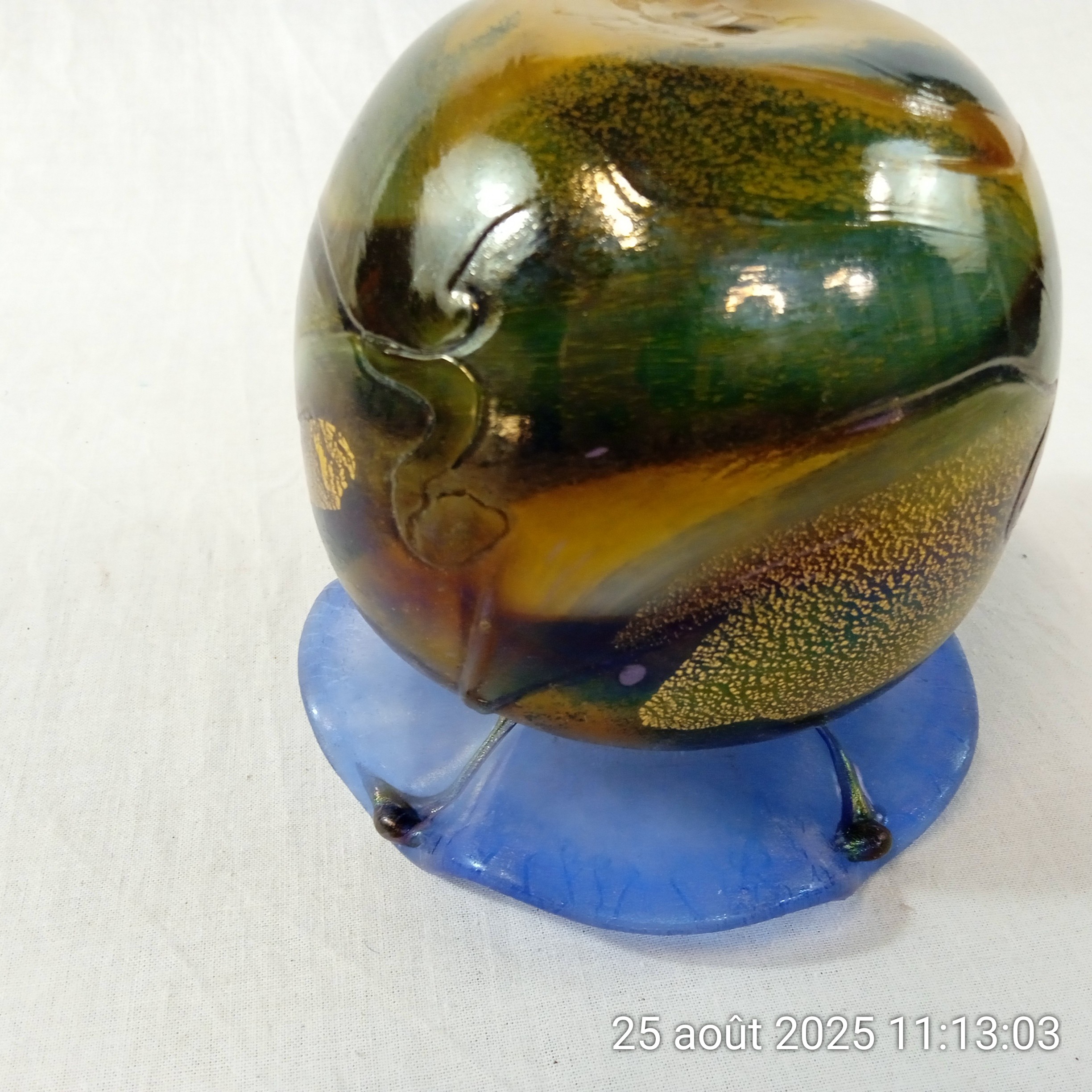Voir photo 5 de Vase boule ourlé en verre soufflé avec incrustations Verrerie d'Art fait main Vase boule ourlé en verre soufflé avec incrustations Verrerie d'Art fait main Très bon état reconditionné photo 5