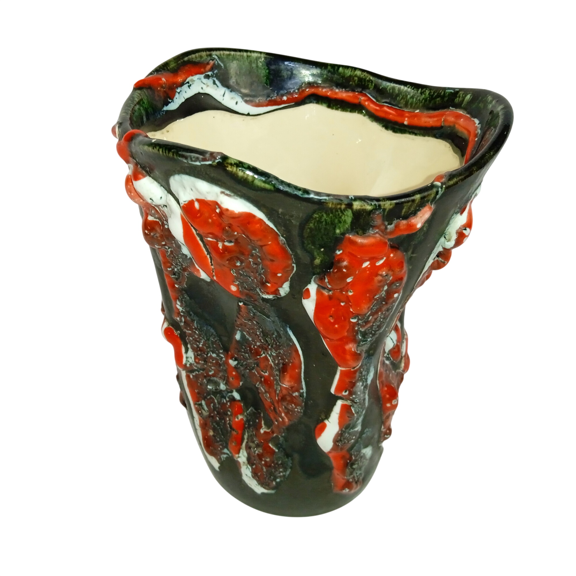 Vase céramique Lava Cratères rouge blanc noir 15 cm vintage 60's Très bon état - 34,00 € Vase céramique Lava Cratères rouge blanc noir 15 cm vintage 60's Très bon état reconditionné disponible sur Label Emmaüs