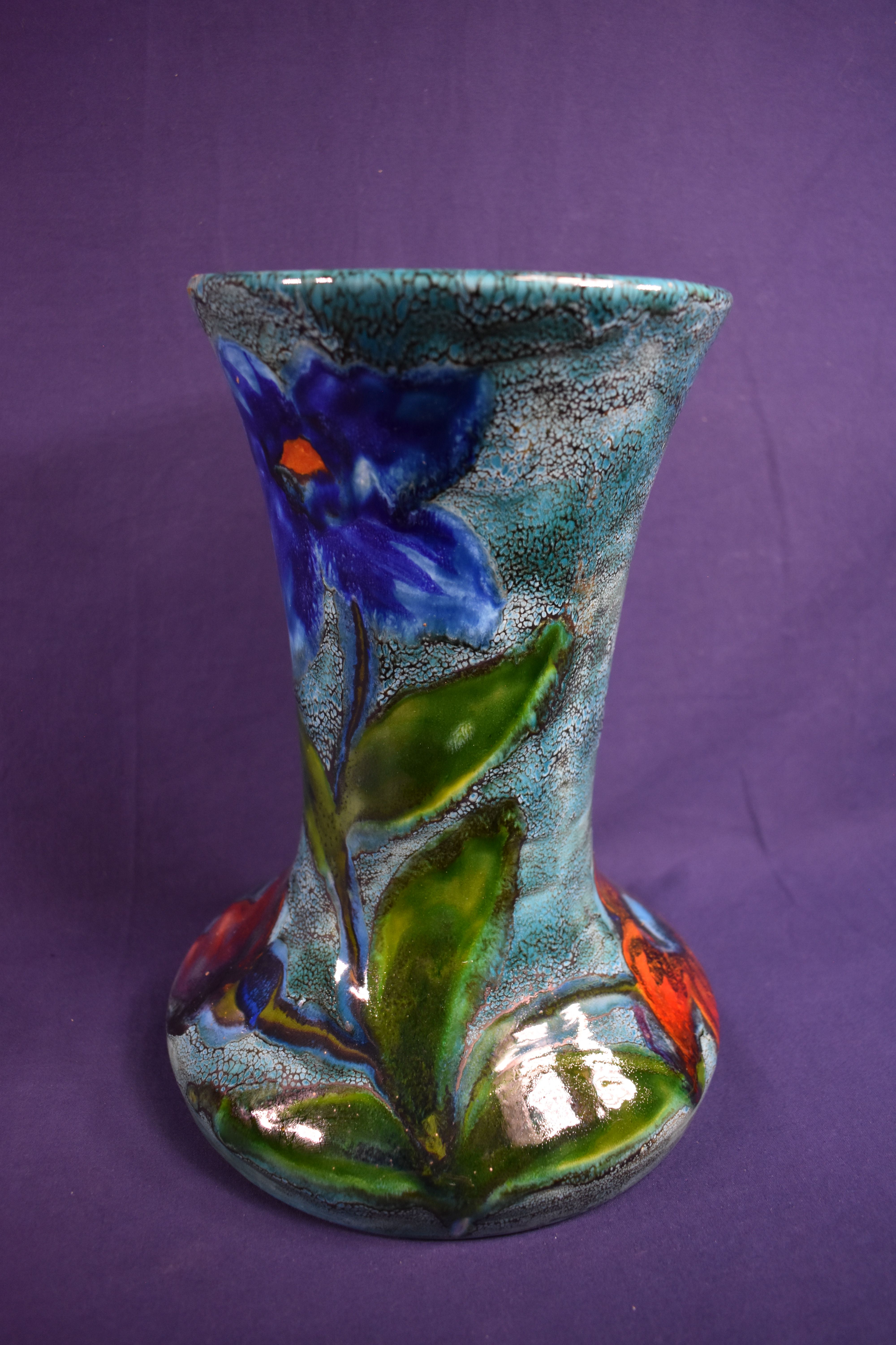 Voir photo 10 de Vase céramique pro-autic, signé RICARD, hauteur 27 et diamètre 19 cm. Vase céramique pro-autic, signé RICARD, hauteur 27 et diamètre 19 cm. Bon état reconditionné photo 10