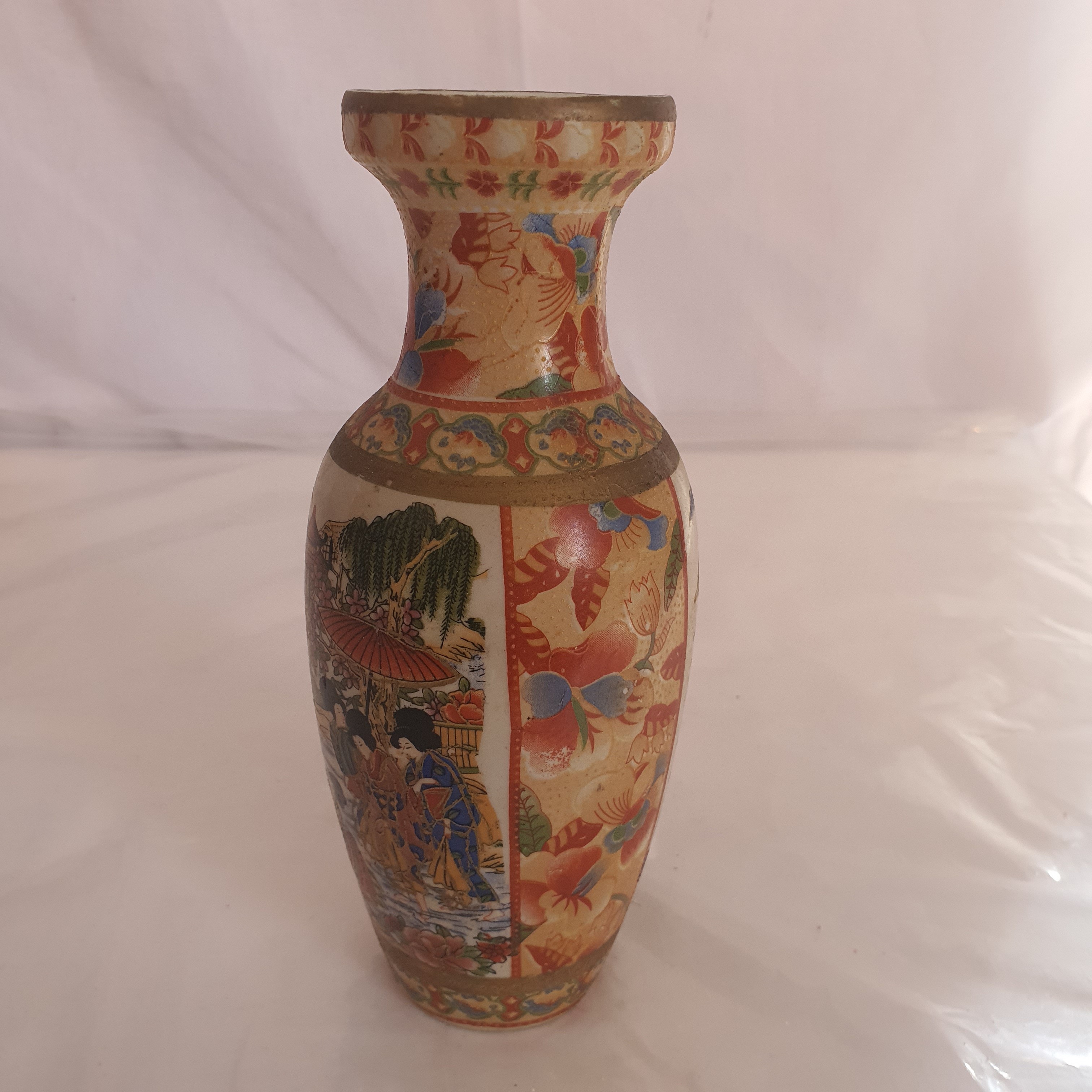 Voir photo 3 de Vase de style satsuma doré et floral Vase de style satsuma doré et floral Bon état reconditionné photo 3