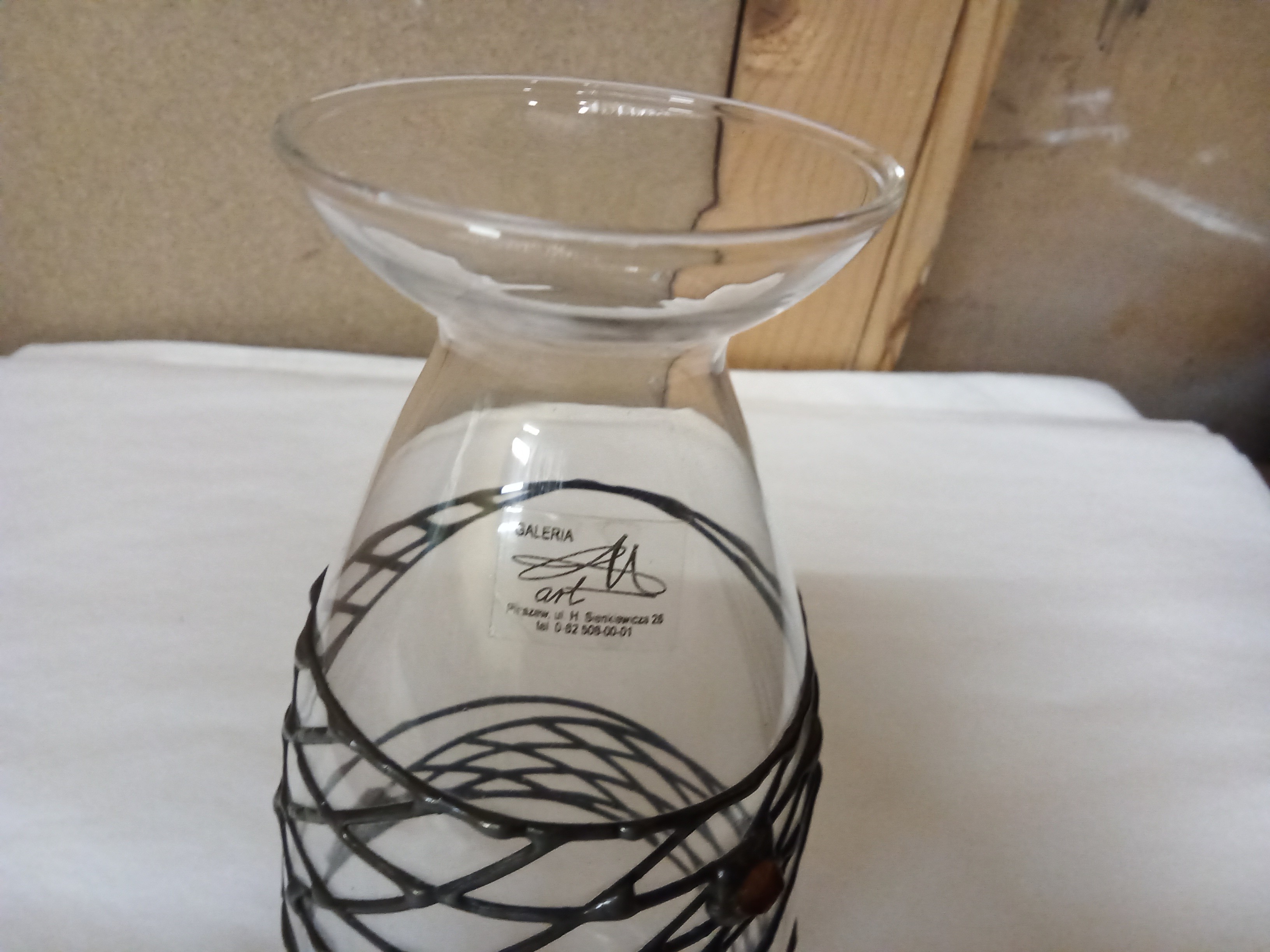 Voir photo 3 de Vase décoratif en verre avec motifs en relief " Galeria Art" Vase décoratif en verre avec motifs en relief " Galeria Art" Très bon état reconditionné photo 3