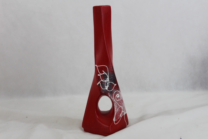 Vase élégant pour fleurs Bon état - 10,00 € Vase élégant pour fleurs Bon état reconditionné disponible sur Label Emmaüs