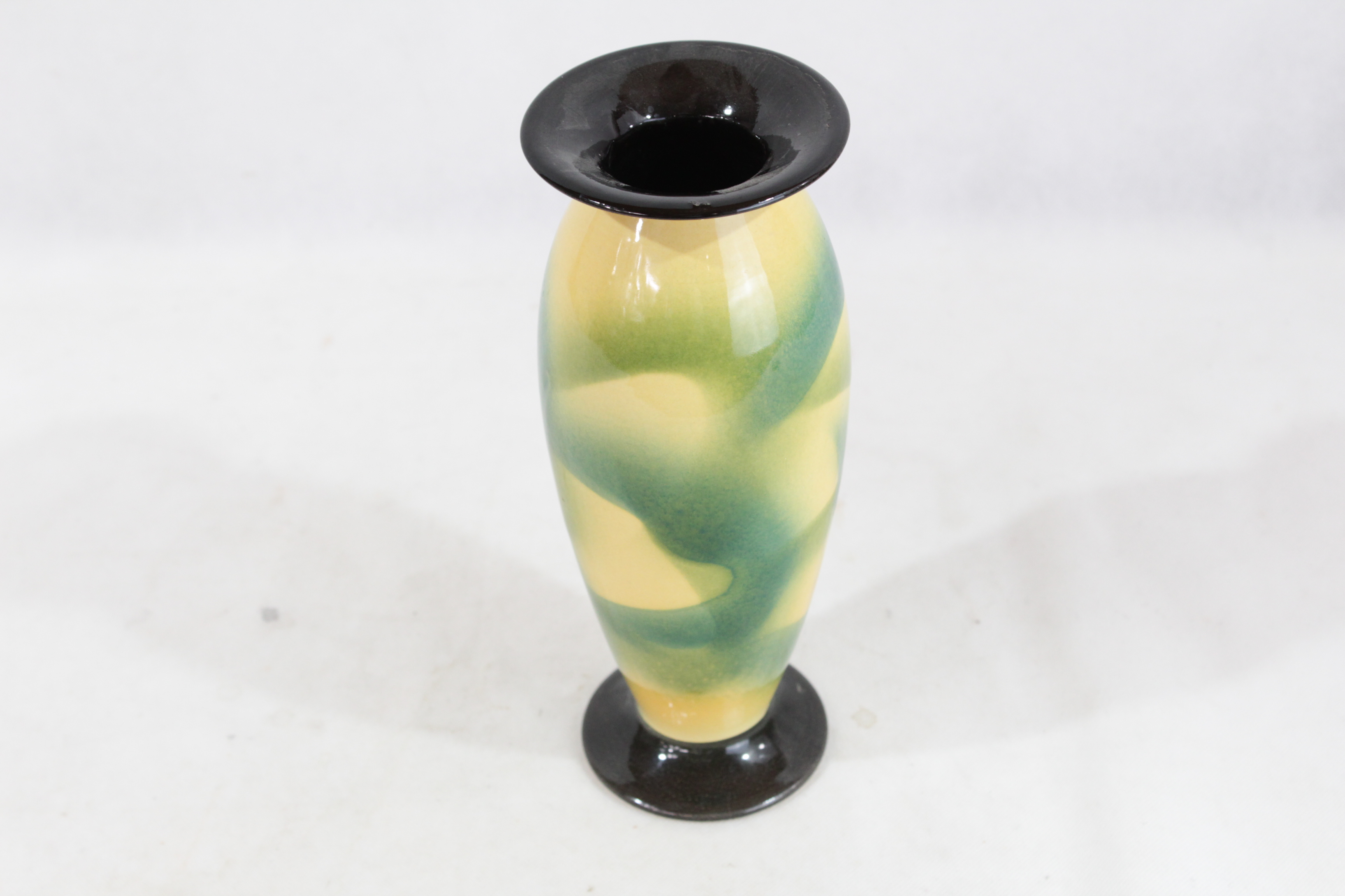 Acheter Vase en céramique Caste lux JOHN Accessoires numéro 700 26 - 40,00 € Vase en céramique Caste lux JOHN Accessoires numéro 700 26 reconditionné disponible sur Label Emmaüs