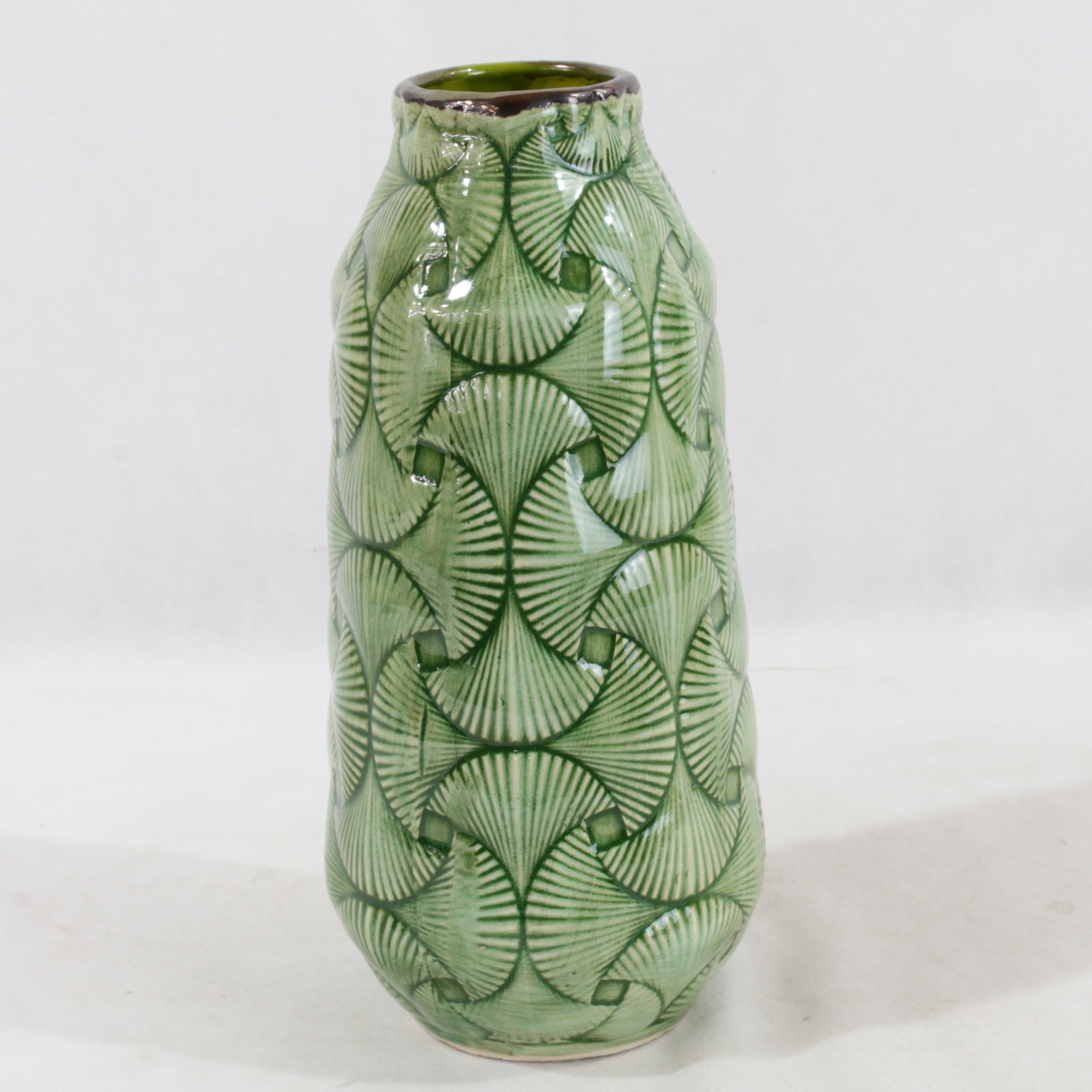 Acheter Vase en céramique décor coquilles verte Made in Italie ue - 70,00 € Vase en céramique décor coquilles verte Made in Italie ue reconditionné disponible sur Label Emmaüs
