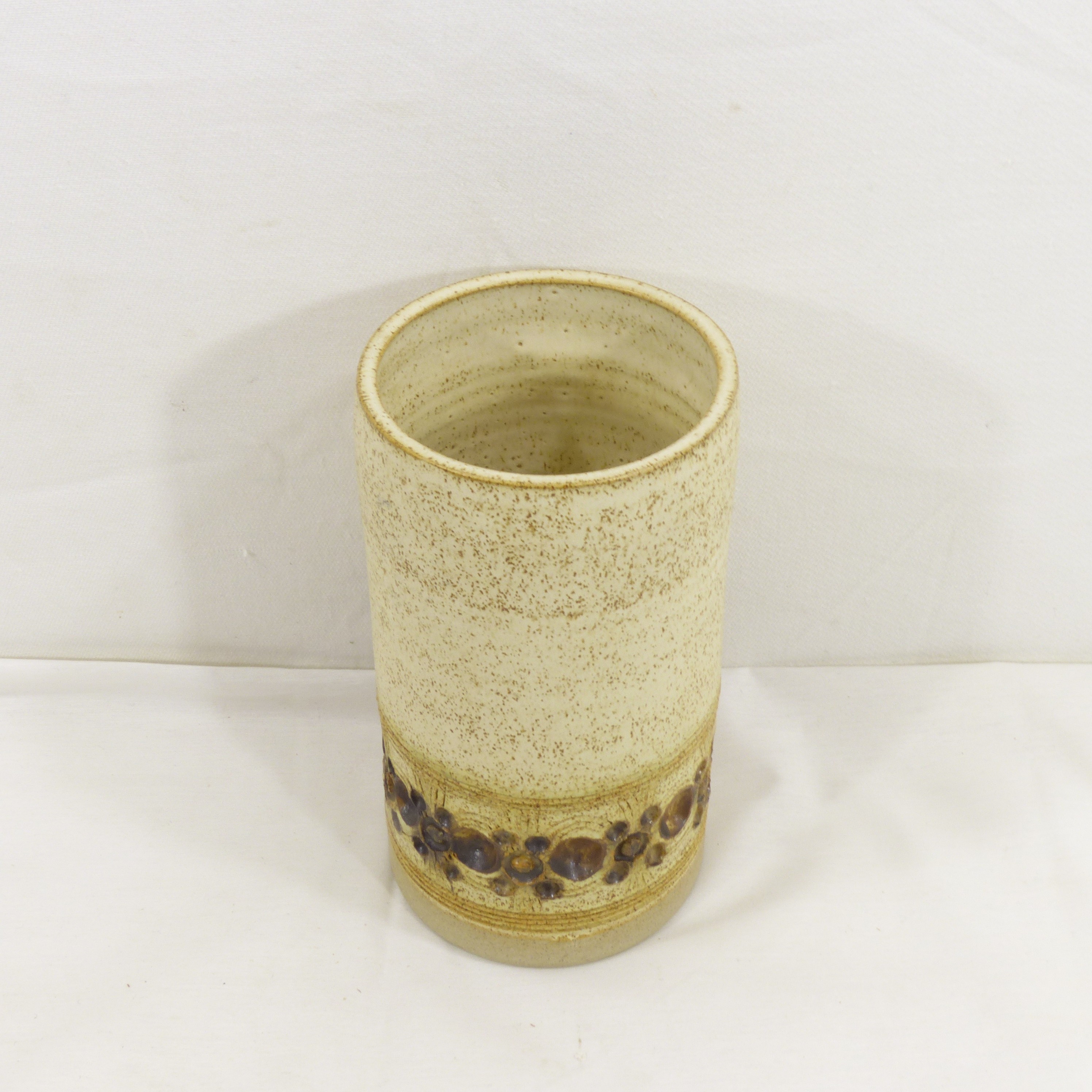 Voir photo 2 de Vase en céramique émaillé / Années 70 - Estampillé Jersey Pottery Vase en céramique émaillé / Années 70 - Estampillé Jersey Pottery Bon état reconditionné photo 2