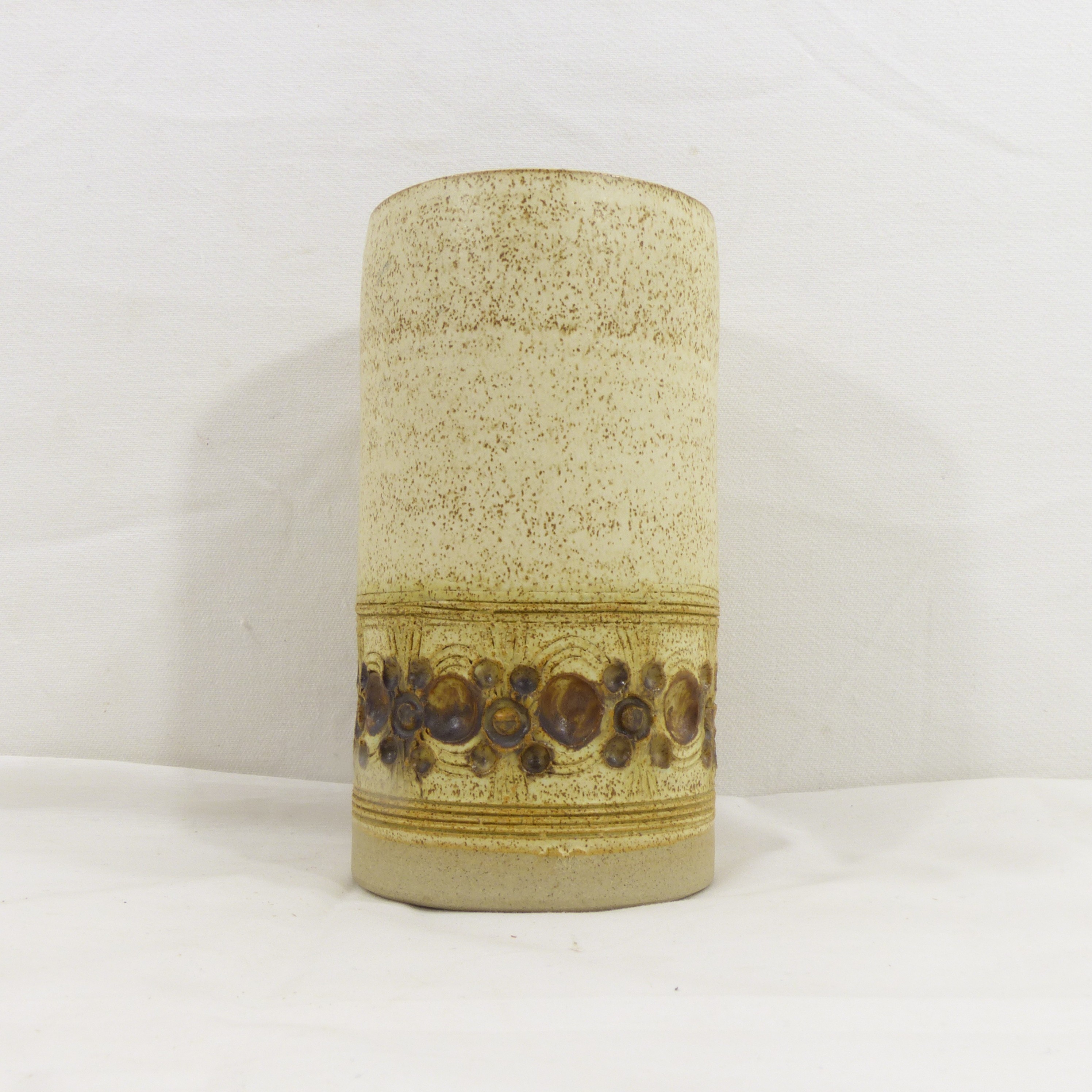 Voir photo 4 de Vase en céramique émaillé / Années 70 - Estampillé Jersey Pottery Vase en céramique émaillé / Années 70 - Estampillé Jersey Pottery Bon état reconditionné photo 4