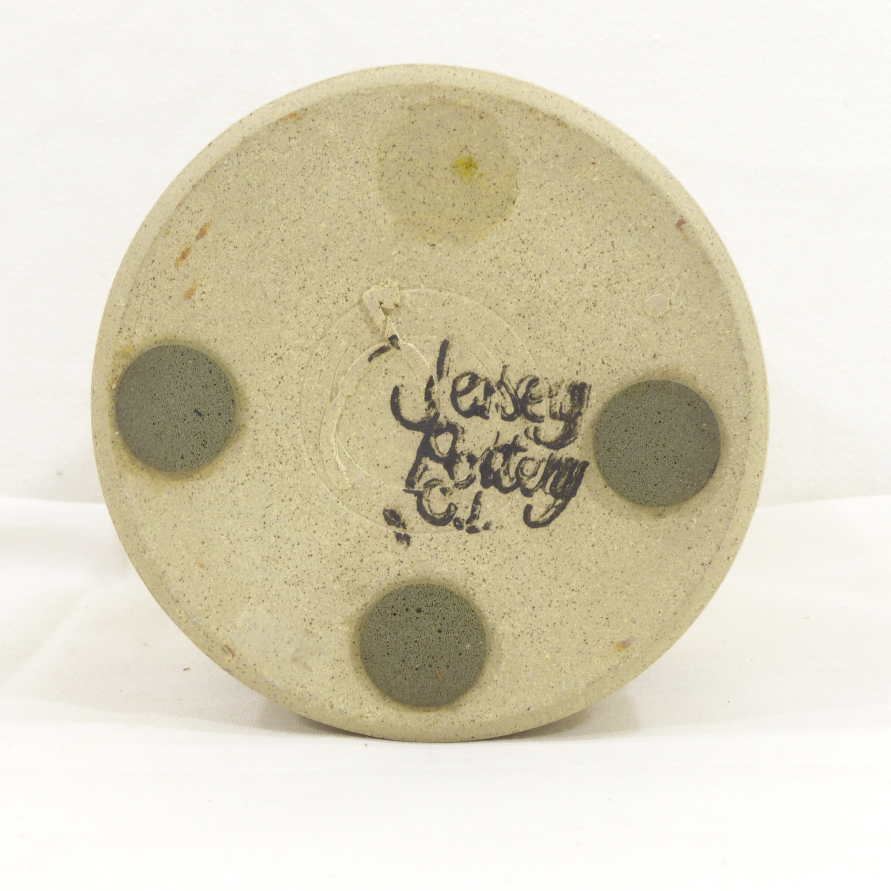 Voir photo 5 de Vase en céramique émaillé / Années 70 - Estampillé Jersey Pottery Vase en céramique émaillé / Années 70 - Estampillé Jersey Pottery Bon état reconditionné photo 5