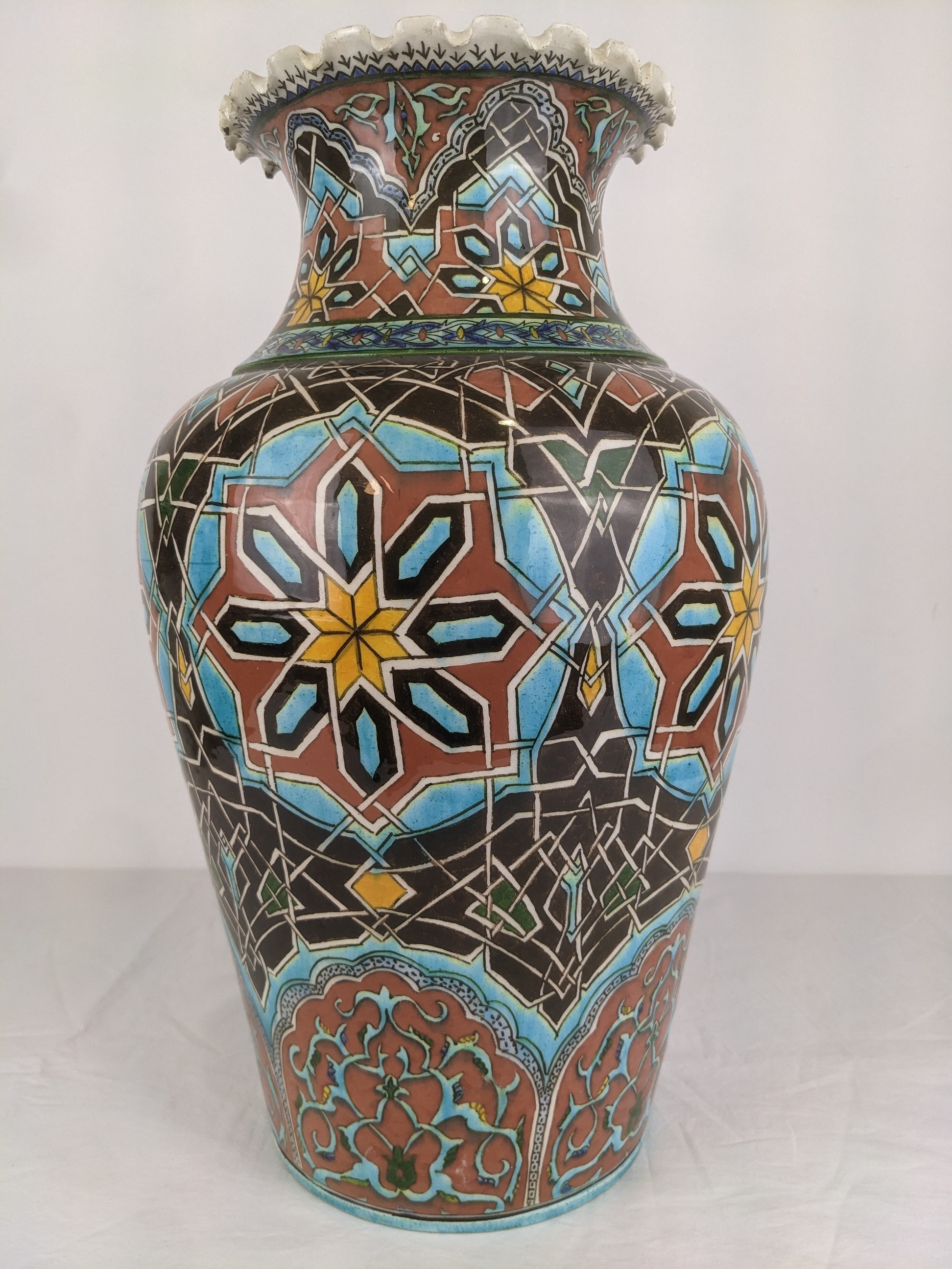 Voir photo 7 de Vase en céramique Kutahya style XIX Vase en céramique Kutahya style XIX Parfait état reconditionné photo 7
