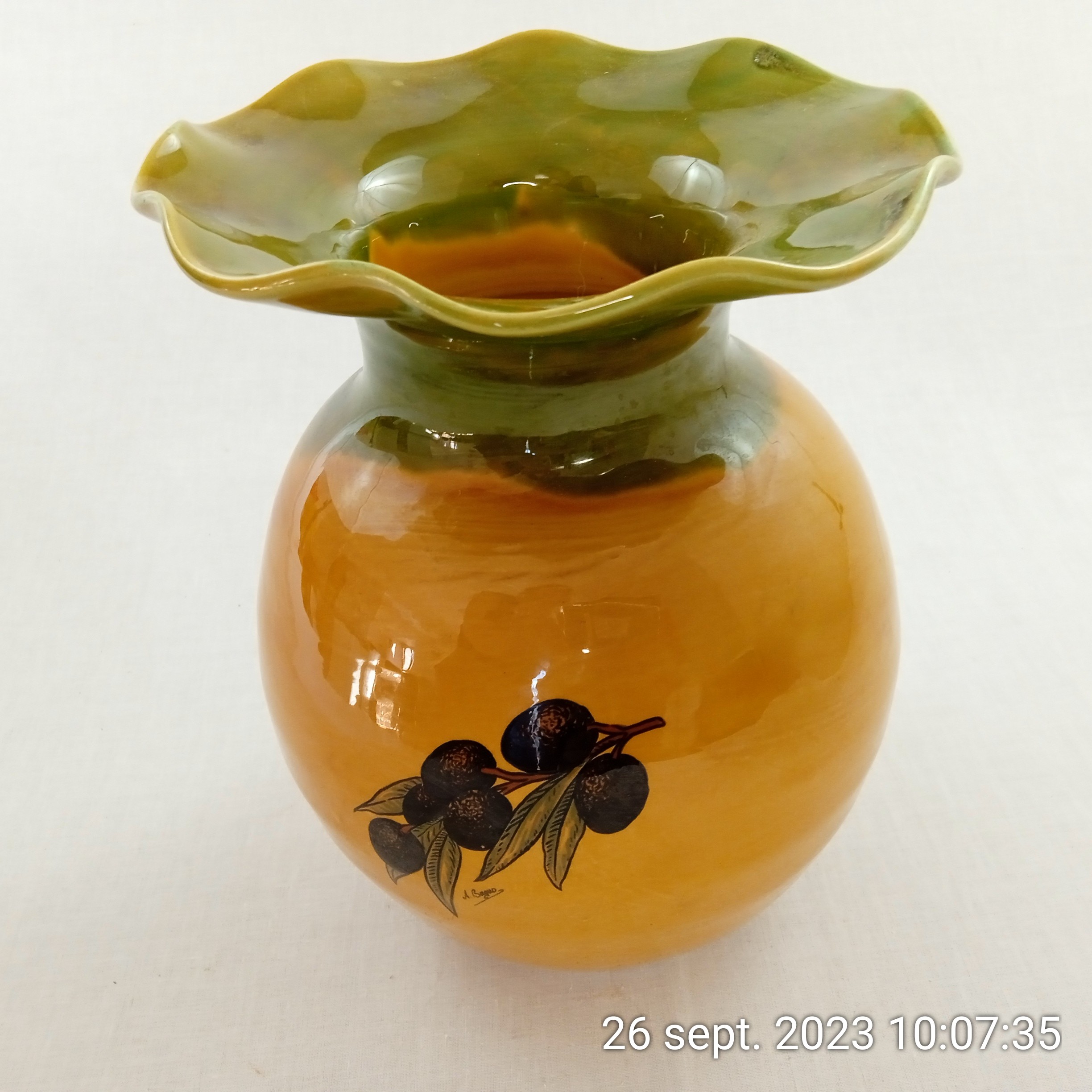 Voir photo 3 de Vase en céramique provençal vintage signé A.Baguo 24 cm Vase en céramique provençal vintage signé A.Baguo 24 cm Très bon état reconditionné photo 3
