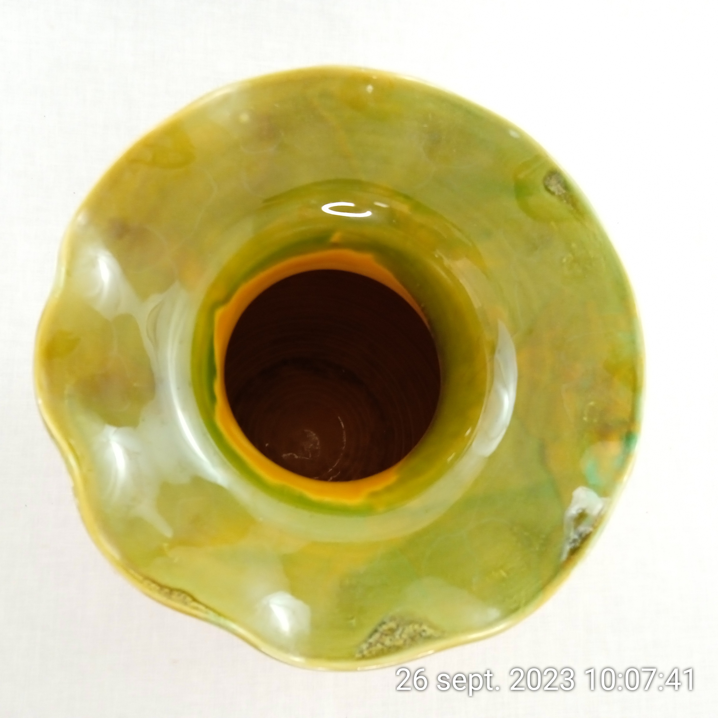Voir photo 4 de Vase en céramique provençal vintage signé A.Baguo 24 cm Vase en céramique provençal vintage signé A.Baguo 24 cm Très bon état reconditionné photo 4