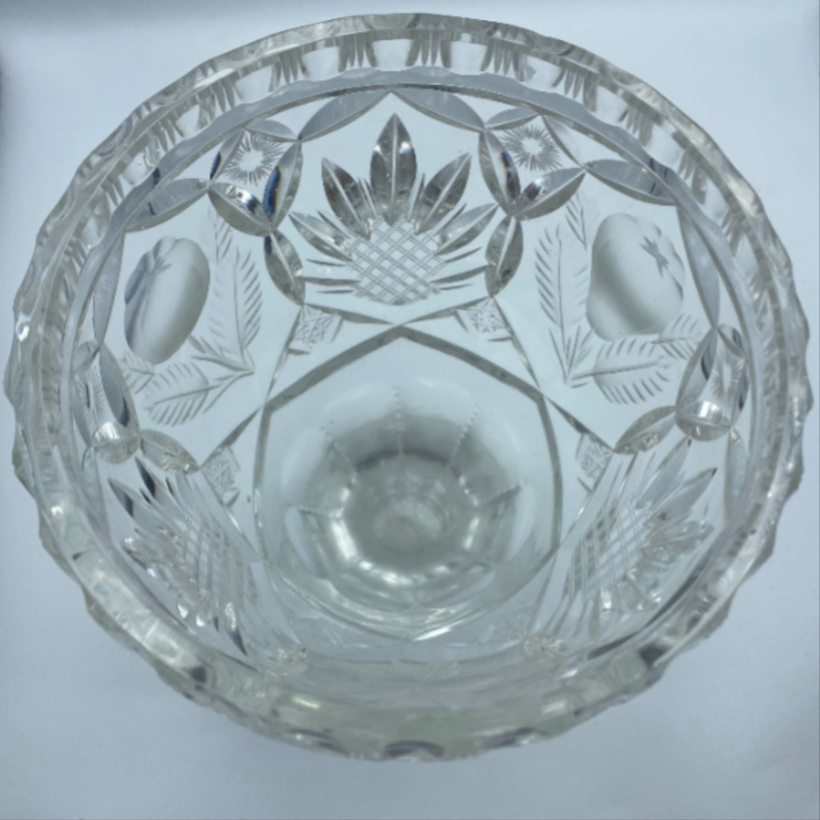 Vase en cristal taillé Très bon état - 45,00 € Vase en cristal taillé Très bon état reconditionné disponible sur Label Emmaüs