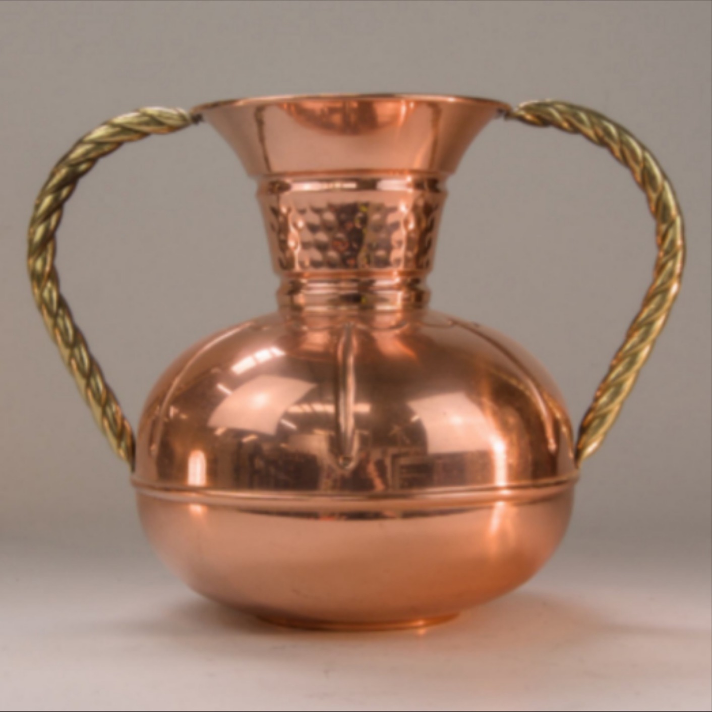 Acheter Vase en Cuivre des Celliers de Villedieu État correct - 12,50 € Vase en Cuivre des Celliers de Villedieu État correct reconditionné disponible sur Label Emmaüs