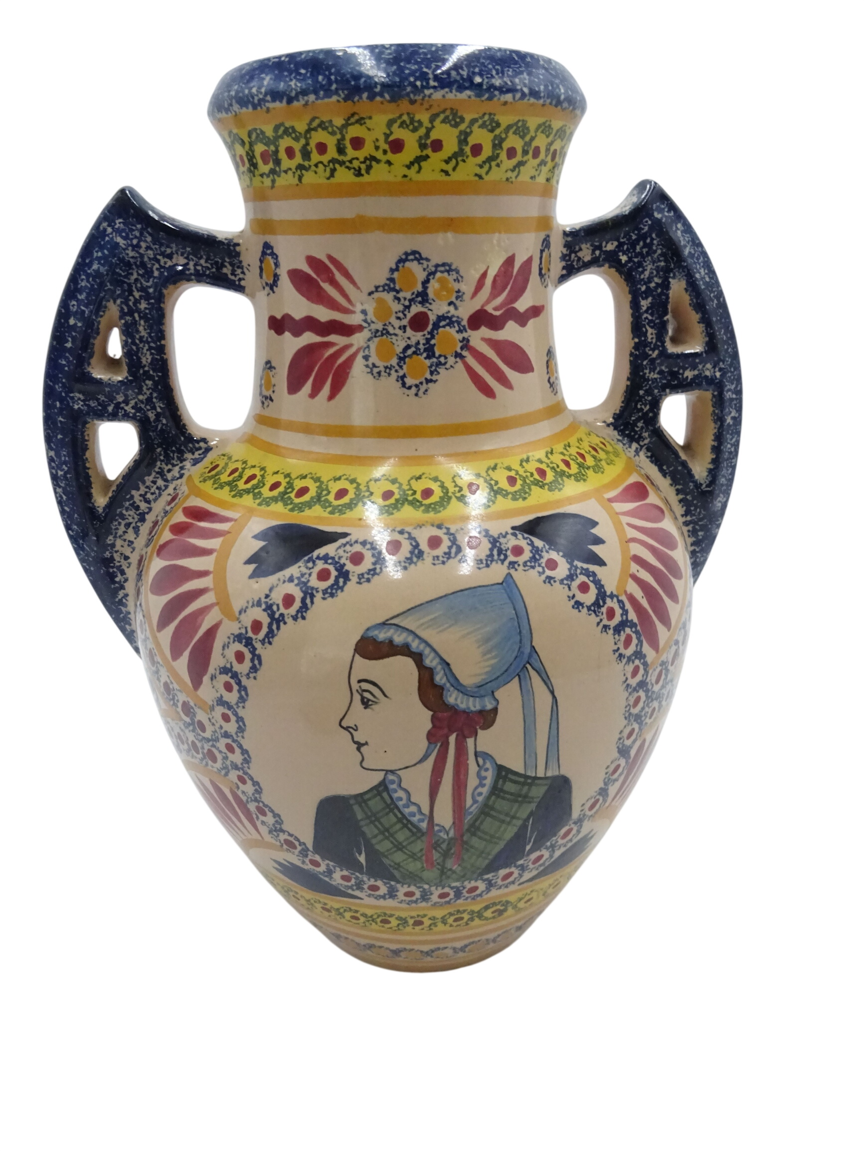 Vase en faïence signé Henriot Quimper Bon état - 12,00 € Vase en faïence signé Henriot Quimper Bon état reconditionné disponible sur Label Emmaüs