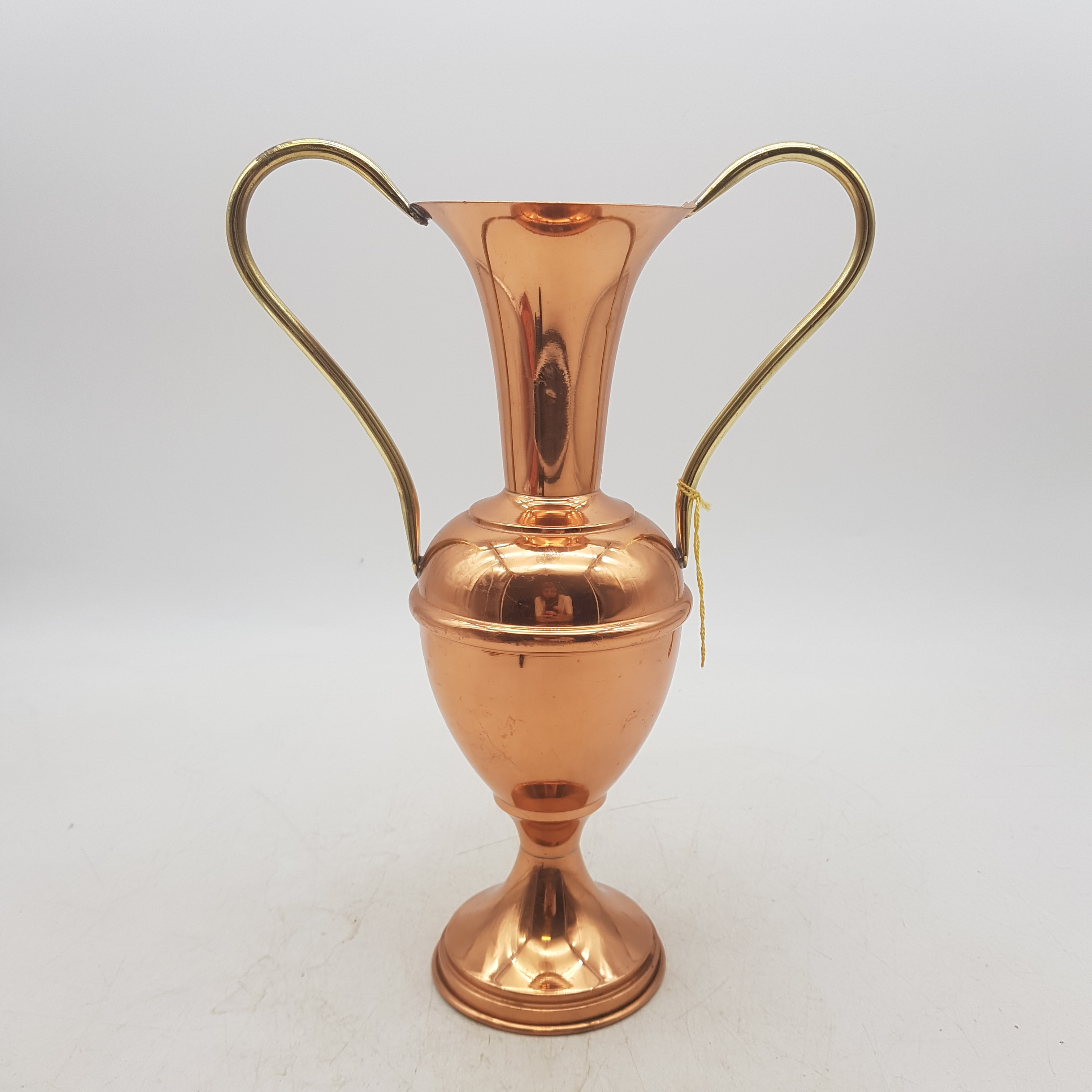 Voir photo 3 de Vase en forme d'Amphore en cuivre et laiton Villedieu - Vintage Vase en forme d'Amphore en cuivre et laiton Villedieu - Vintage Bon état reconditionné photo 3