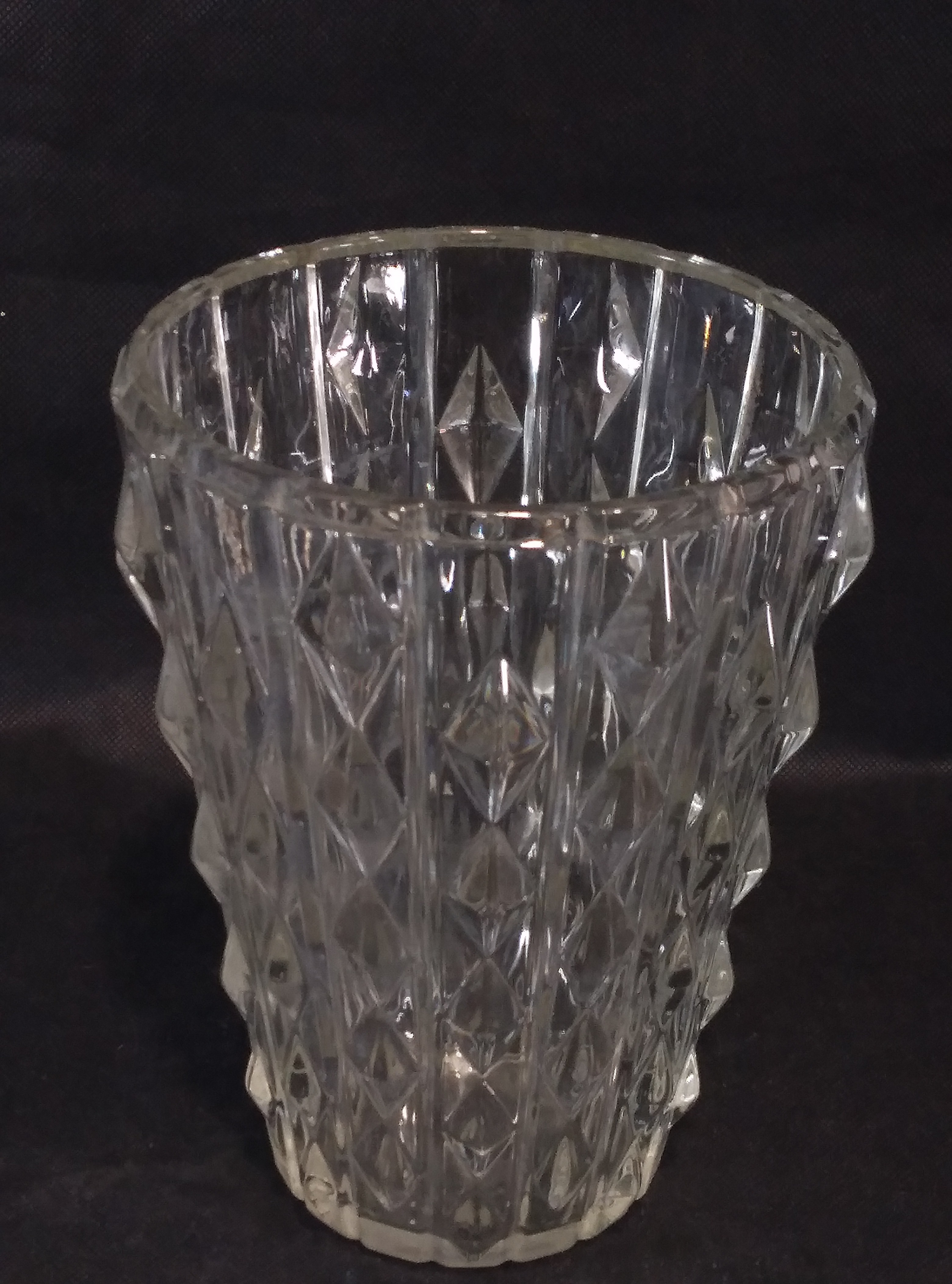 Voir photo 3 de Vase en verre ancien, petits diamants Vase en verre ancien, petits diamants Très bon état reconditionné photo 3