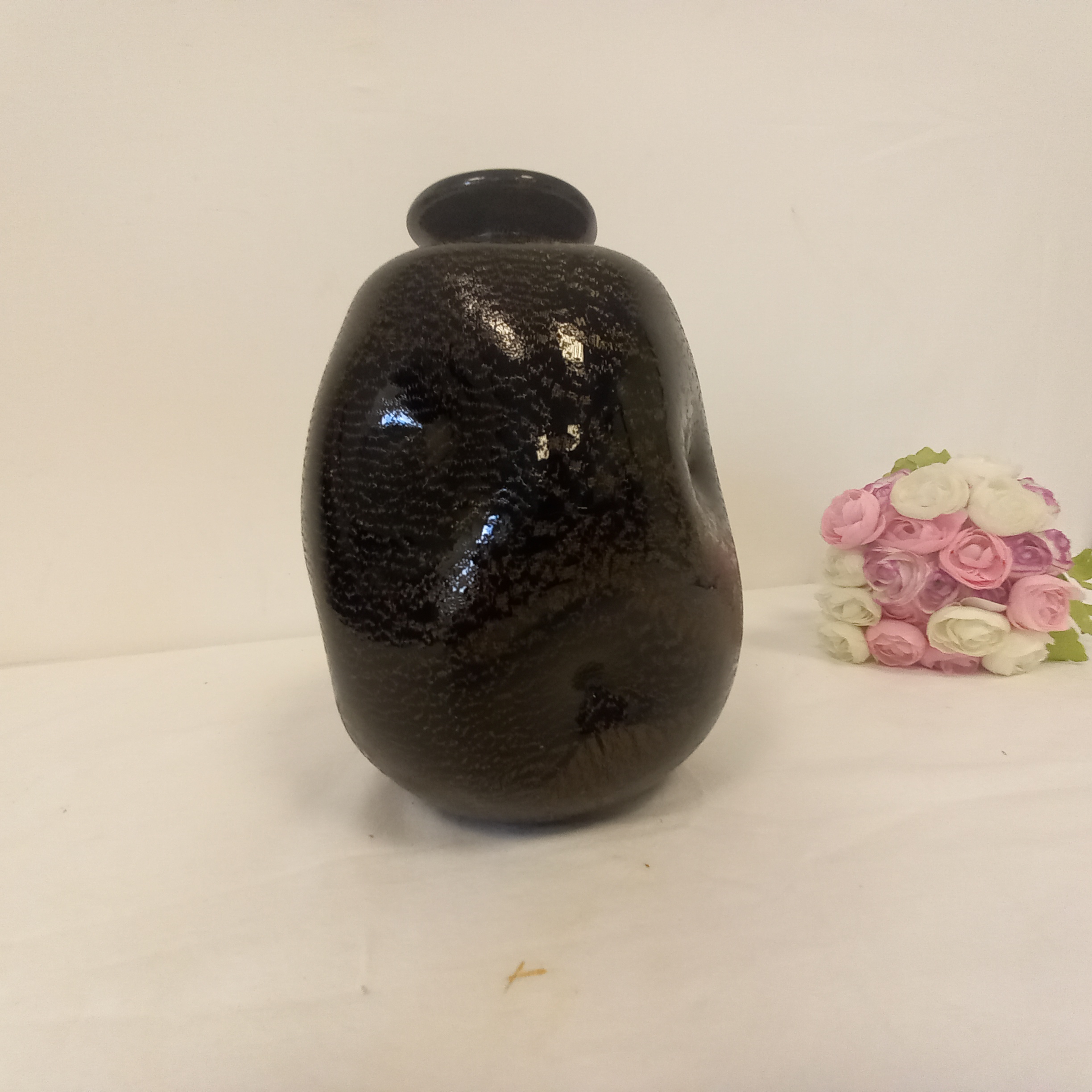 Voir photo 3 de vase en verre de murano noir et or ,verre soufflé à la bouche vase en verre de murano noir et or ,verre soufflé à la bouche Bon état reconditionné photo 3