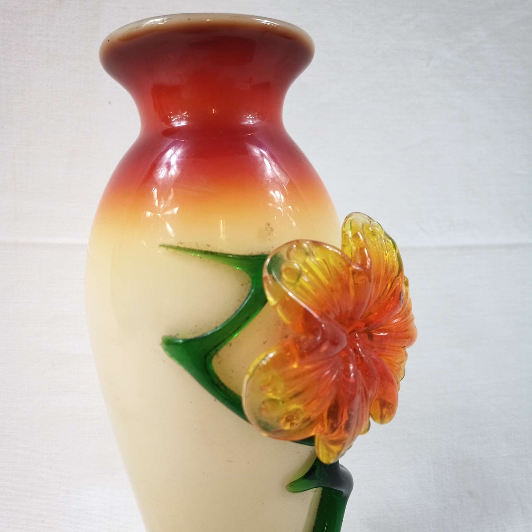 Voir photo 2 de Vase en verre soufflé à motif floral en verre filé Vase en verre soufflé à motif floral en verre filé Bon état reconditionné photo 2