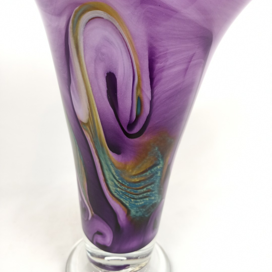 Voir photo 5 de Vase en verre soufflé aux volutes violettes style Murano Vase en verre soufflé aux volutes violettes style Murano Très bon état reconditionné photo 5