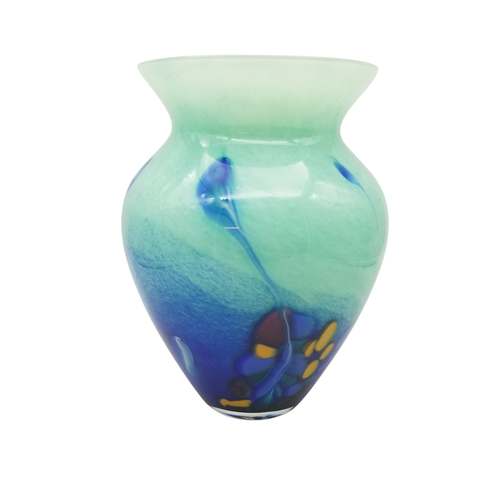 Vase en verre soufflé avec incrustations Très bon état - 65,00 € Vase en verre soufflé avec incrustations Très bon état reconditionné disponible sur Label Emmaüs