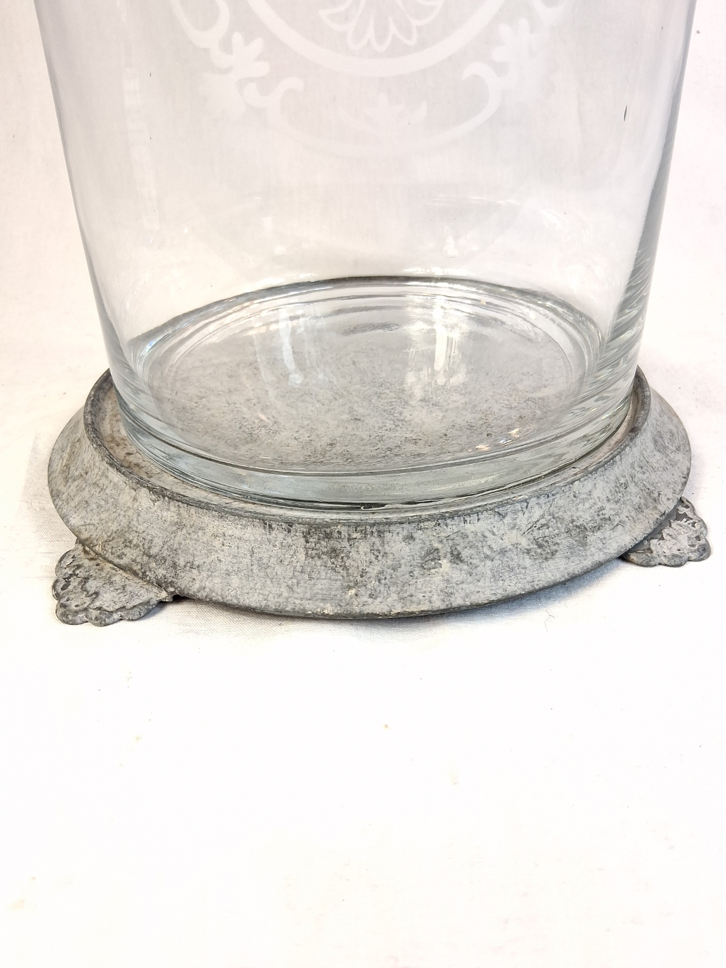 Voir photo 4 de VASE en verre sur socle métallique . VASE en verre sur socle métallique . Très bon état reconditionné photo 4