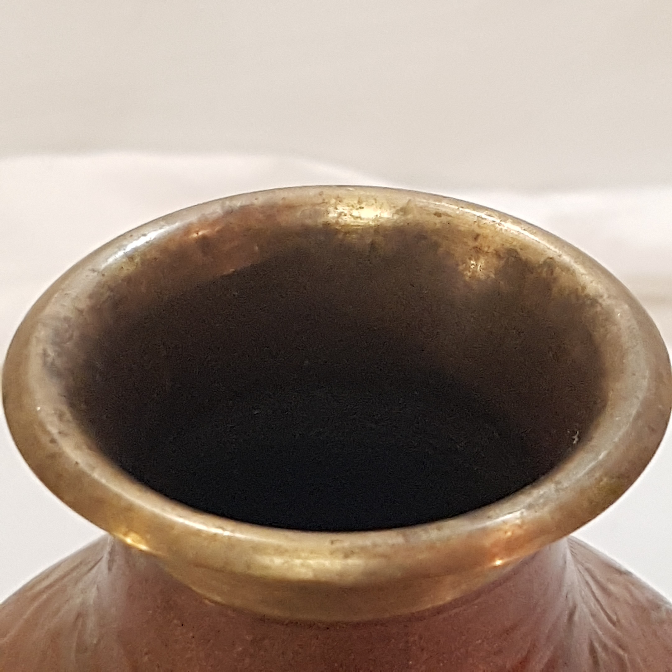 Voir photo 2 de Vase indien en laiton vintage Vase indien en laiton vintage Bon état reconditionné photo 2