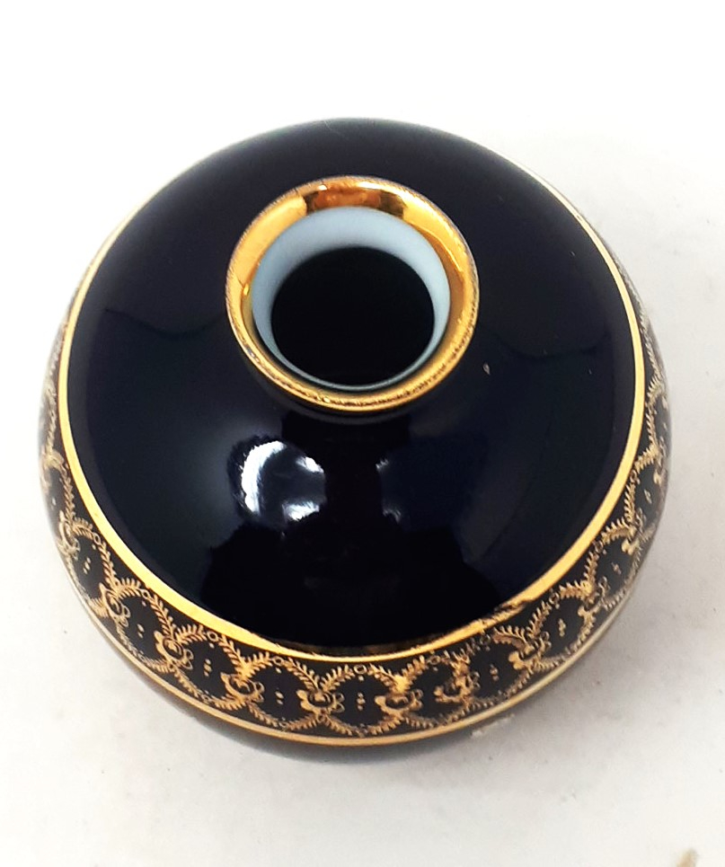 Voir photo 2 de Vase miniature porcelaine de limoges peint main Vase miniature porcelaine de limoges peint main reconditionné photo 2