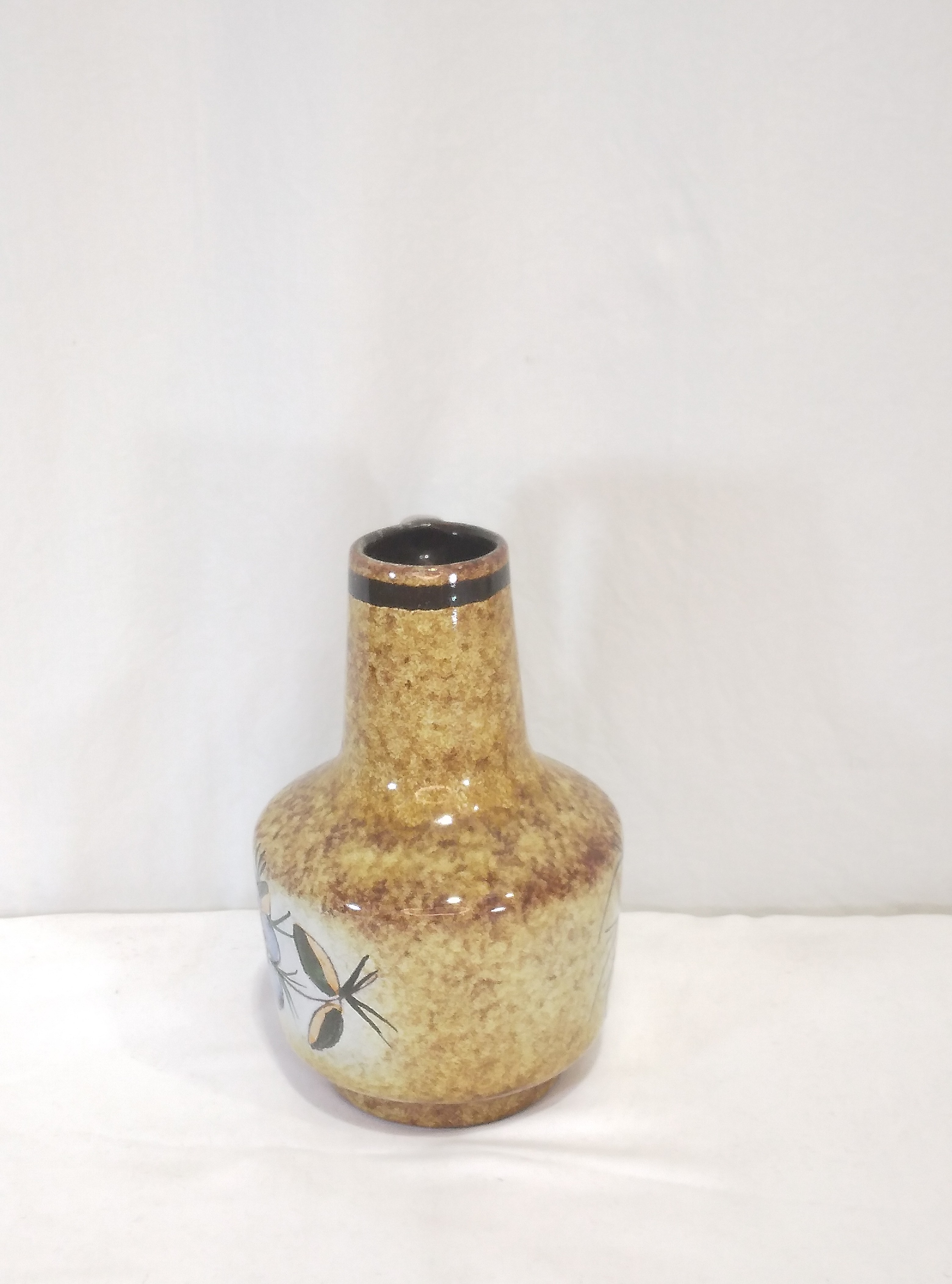 Voir photo 5 de Vase ou Pichet numéroté au décor floral. Vase ou Pichet numéroté au décor floral. Très bon état reconditionné photo 5