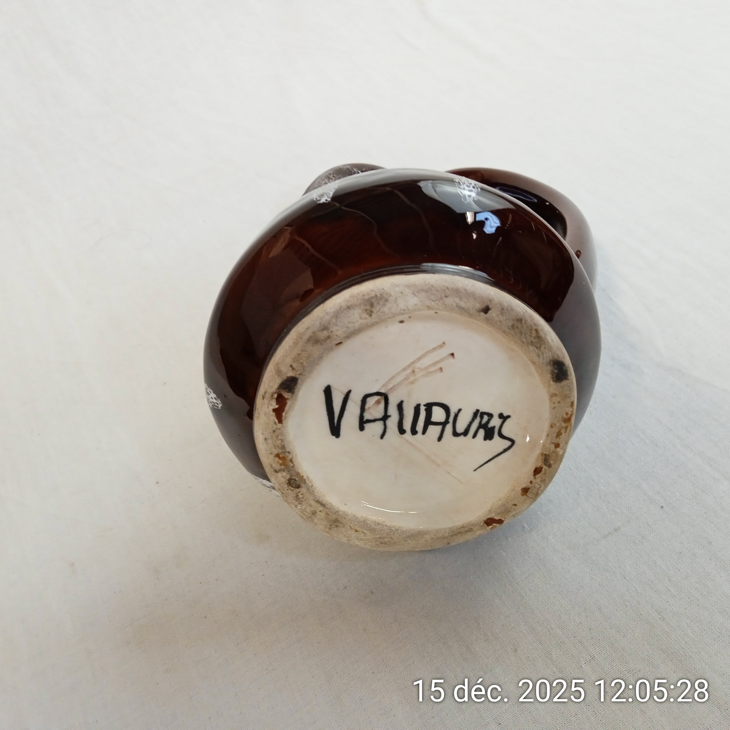 Voir photo 2 de Vase pichet marron vert signé Vallauris Vase pichet marron vert signé Vallauris Très bon état reconditionné photo 2