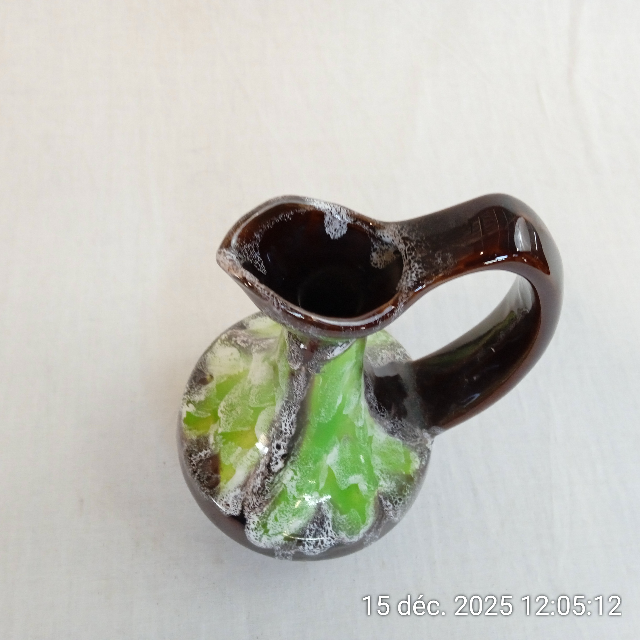 Voir photo 3 de Vase pichet marron vert signé Vallauris Vase pichet marron vert signé Vallauris Très bon état reconditionné photo 3