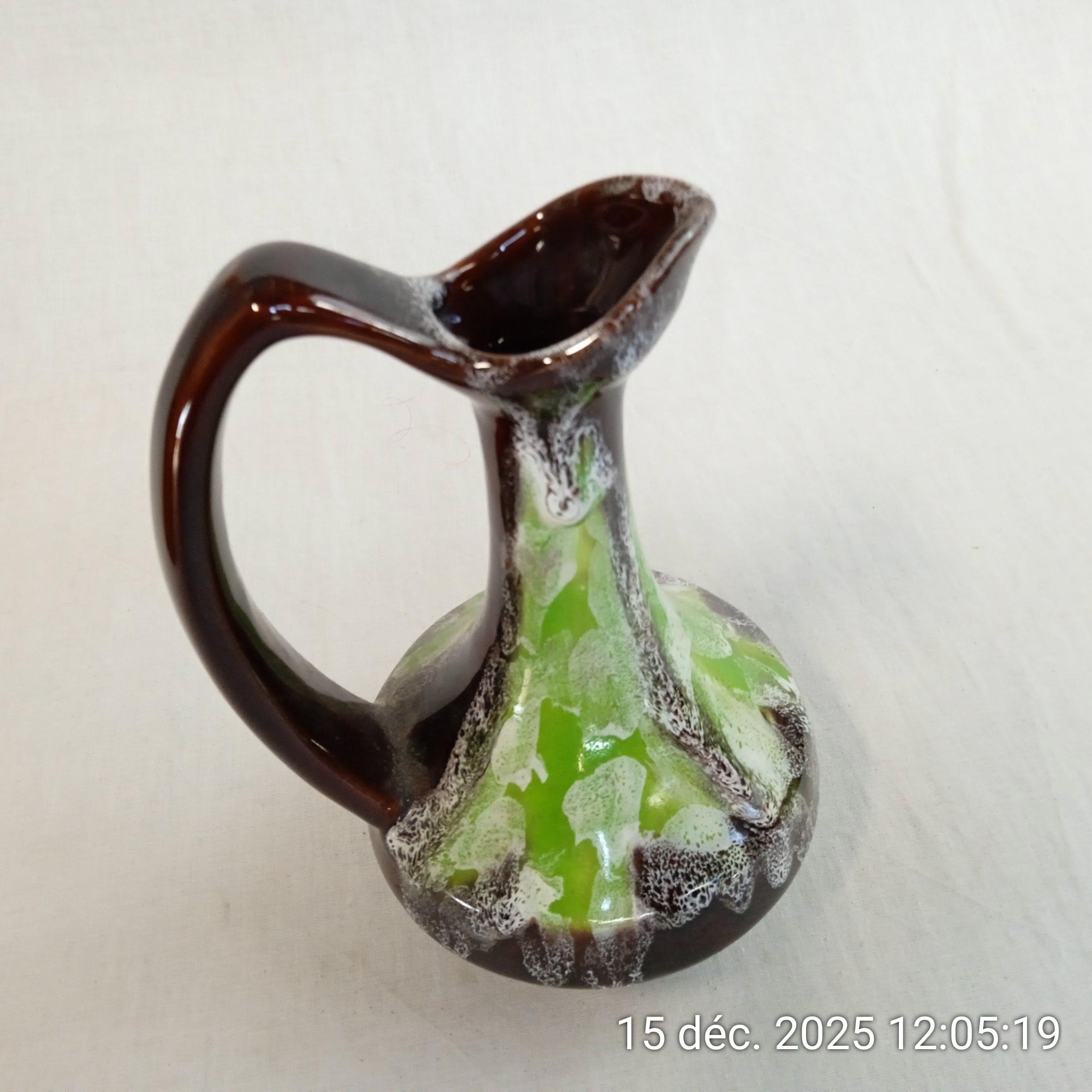 Voir photo 4 de Vase pichet marron vert signé Vallauris Vase pichet marron vert signé Vallauris Très bon état reconditionné photo 4