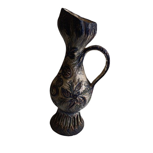 Vase pichet signé Leray en céramique bleu et blanc Très bon état - 50,00 € Vase pichet signé Leray en céramique bleu et blanc Très bon état reconditionné disponible sur Label Emmaüs
