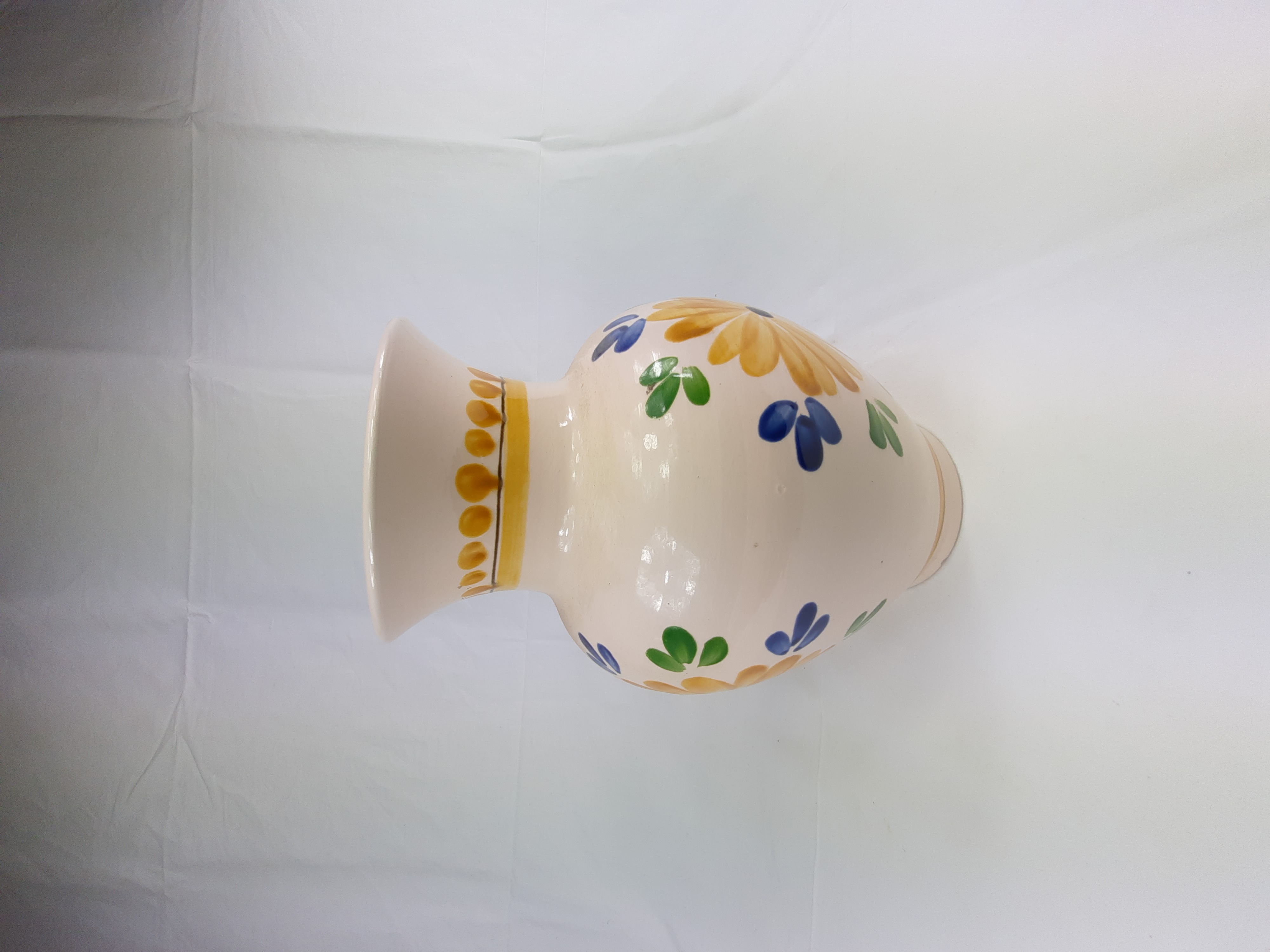 Voir photo 3 de Vase rustique en faience décorée de fleurs Vase rustique en faience décorée de fleurs Très bon état reconditionné photo 3