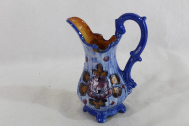 Acheter Vase signé Dipinto a mano Italy en céramique Très bon état - 10,00 € Vase signé Dipinto a mano Italy en céramique Très bon état reconditionné disponible sur Label Emmaüs