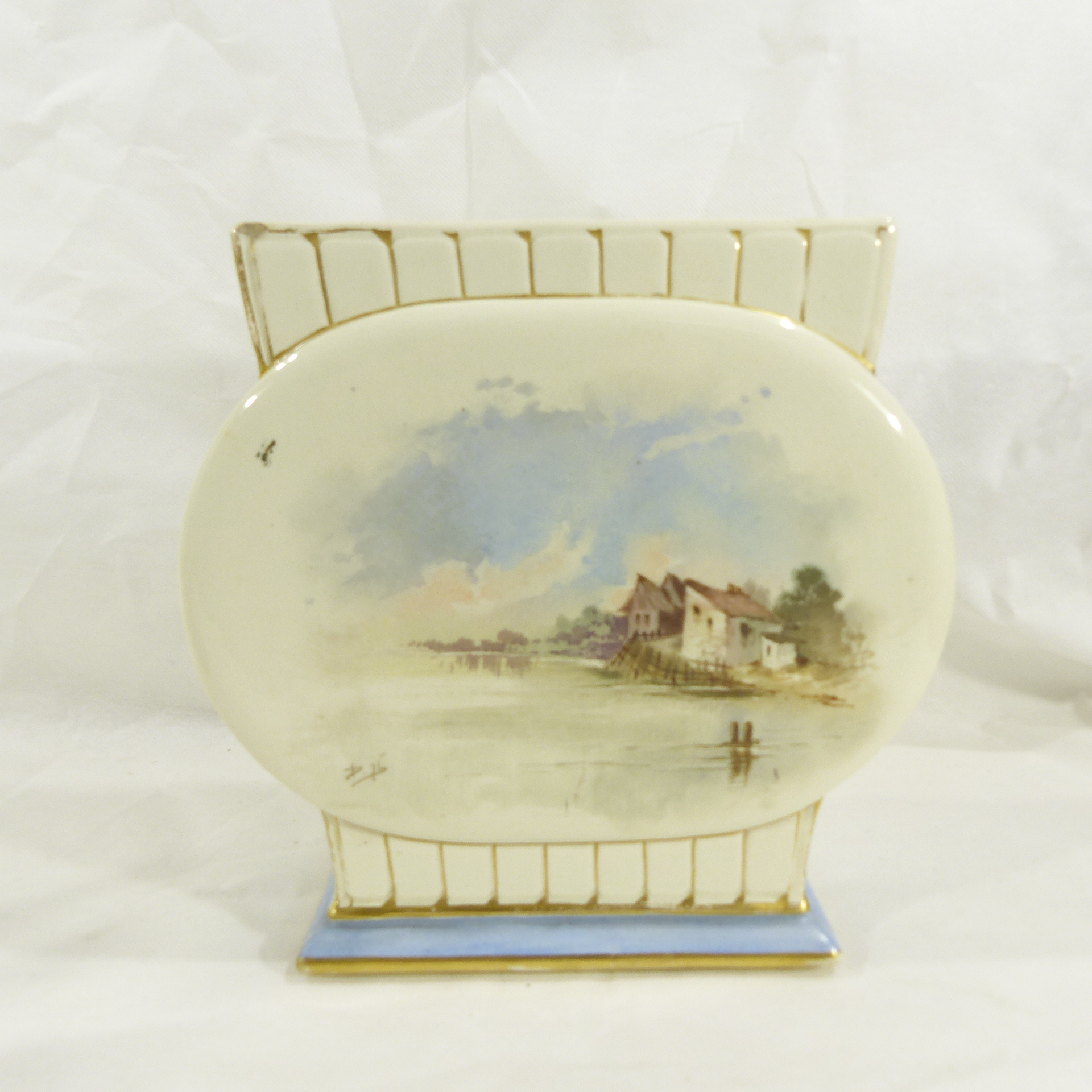 Voir photo 3 de Vase surdécoré à scène romantique - Signé Daniellot pour Hautin et Boulenger & Cie Vase surdécoré à scène romantique - Signé Daniellot pour Hautin et Boulenger & Cie Bon état reconditionné photo 3