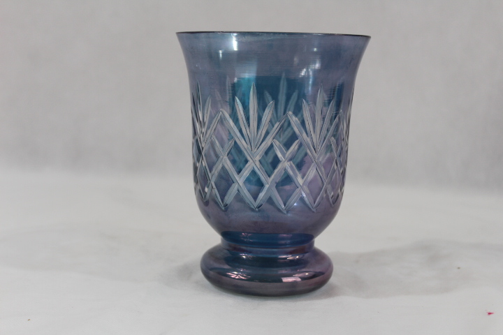 Vase timbale style MADEMOISELLE LECORCHE 1875 laqué bleu Bon état - 150,00 € Vase timbale style MADEMOISELLE LECORCHE 1875 laqué bleu Bon état reconditionné disponible sur Label Emmaüs