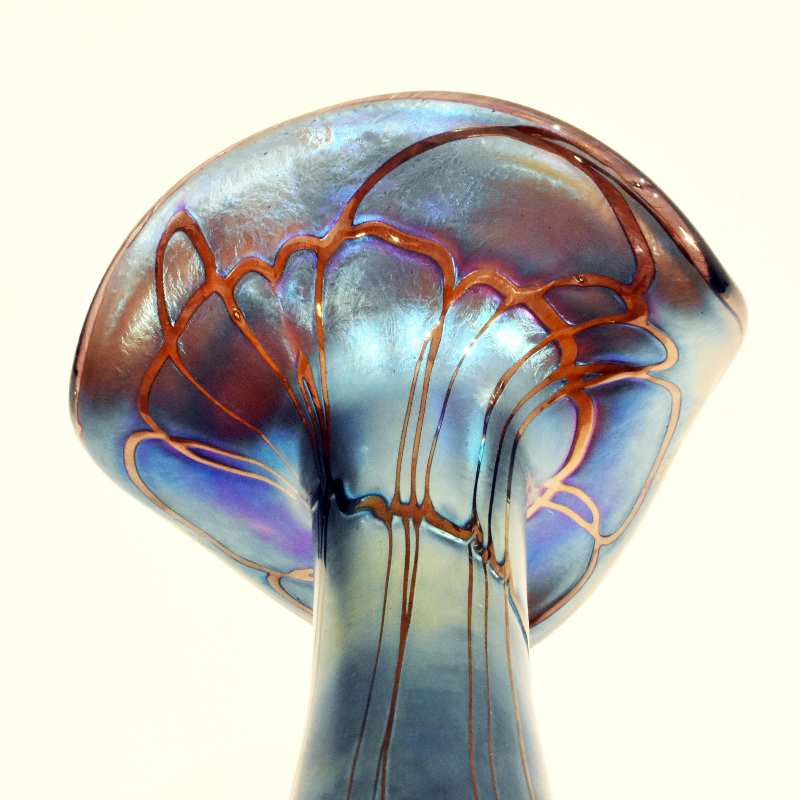 Voir photo 15 de Vase Tulipe - Cristal Joska® - Esprit Art Nouveau Vase Tulipe - Cristal Joska® - Esprit Art Nouveau Bon état reconditionné photo 15