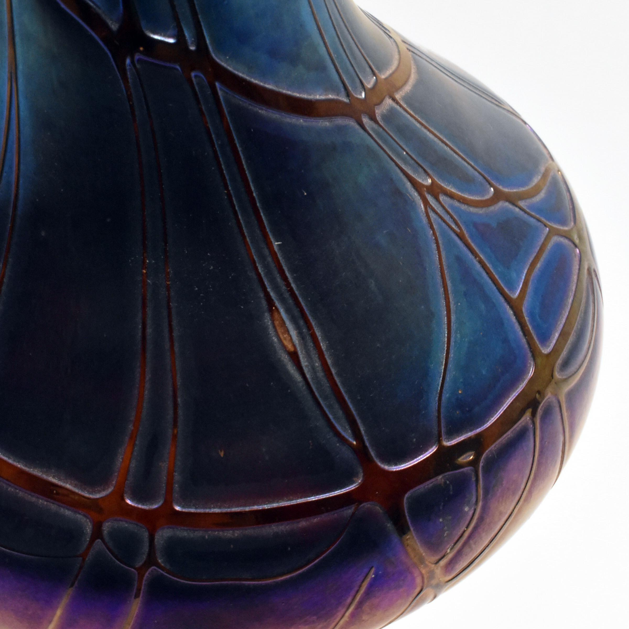Voir photo 18 de Vase Tulipe - Cristal Joska® - Esprit Art Nouveau Vase Tulipe - Cristal Joska® - Esprit Art Nouveau Bon état reconditionné photo 18