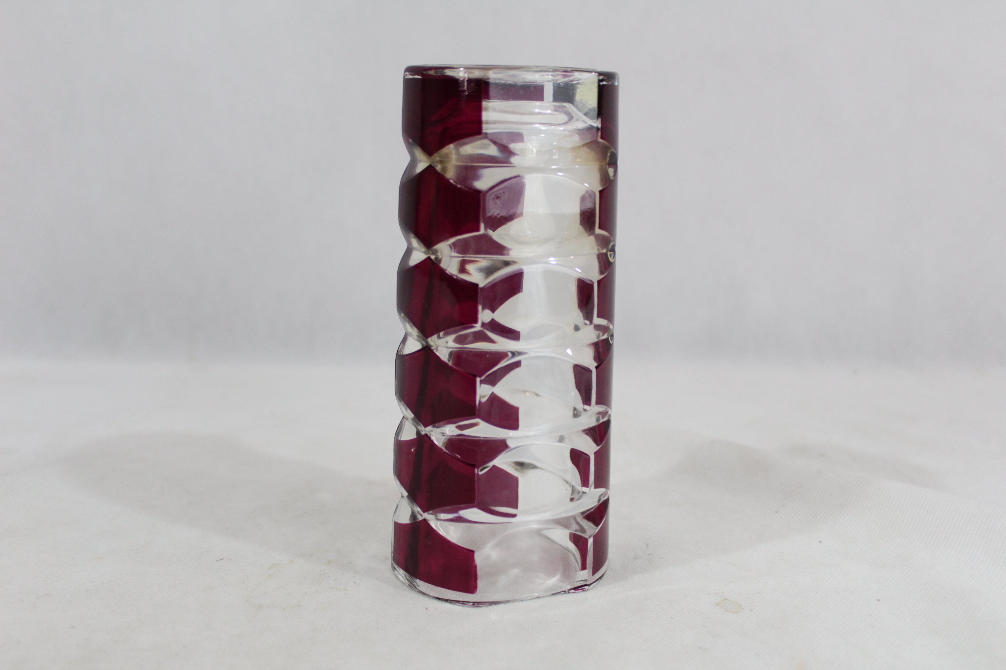 Voir photo 2 de Vase verre moulé rose violet style art déco Vase verre moulé rose violet style art déco Très bon état reconditionné photo 2