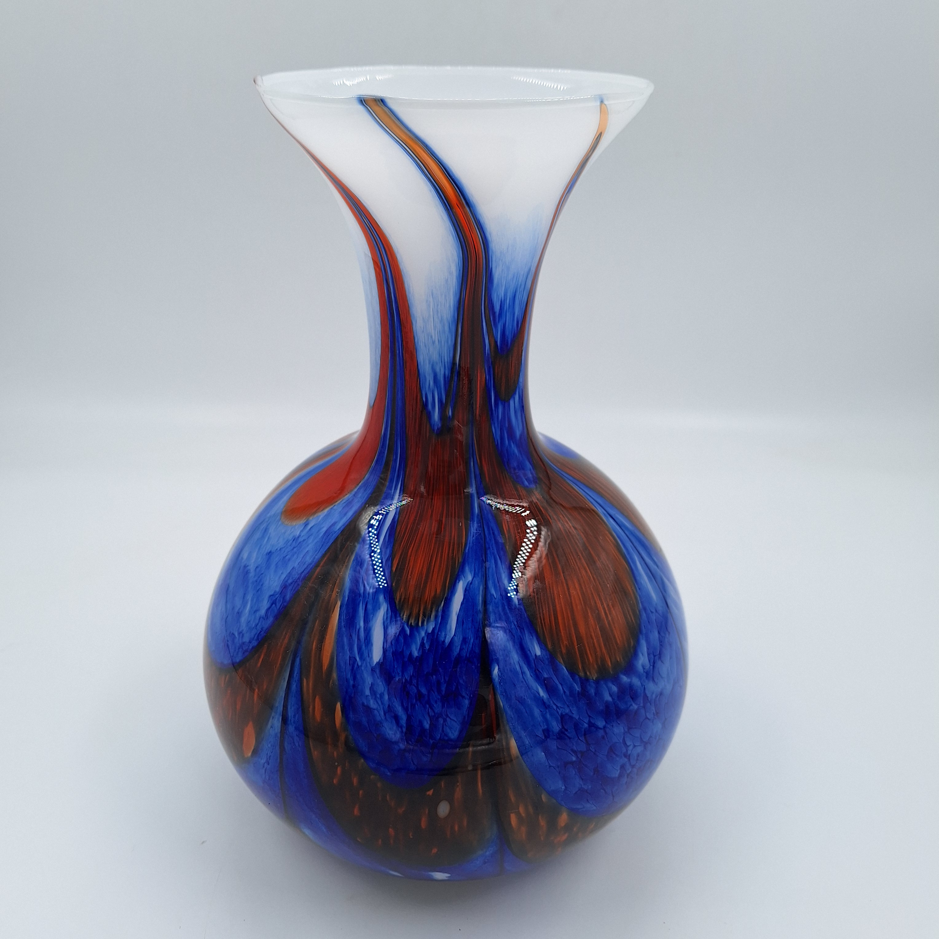 Voir photo 2 de Vase. Verre opaline. Murano. Multicolore. Vase. Verre opaline. Murano. Multicolore. Très bon état reconditionné photo 2