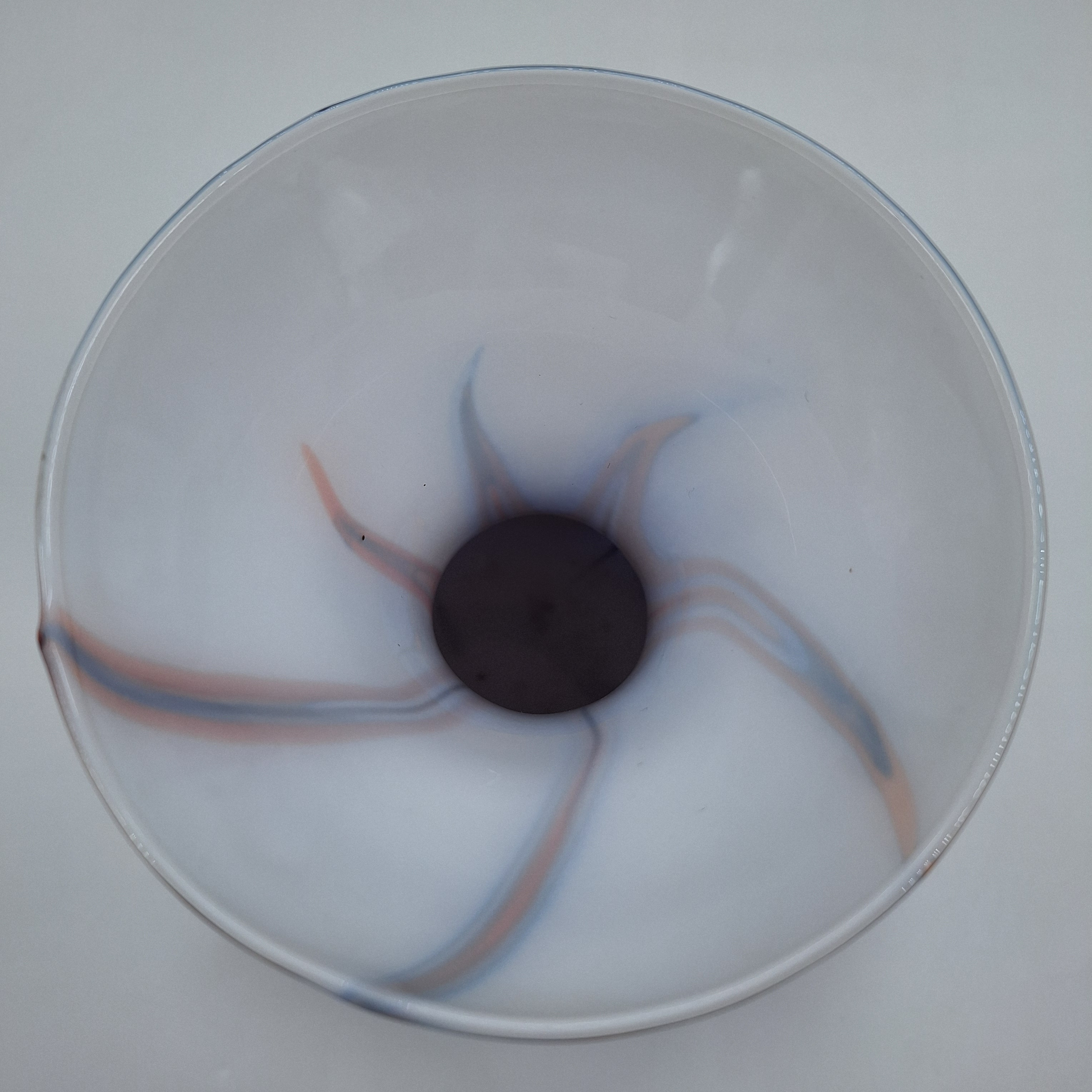 Voir photo 4 de Vase. Verre opaline. Murano. Multicolore. Vase. Verre opaline. Murano. Multicolore. Très bon état reconditionné photo 4
