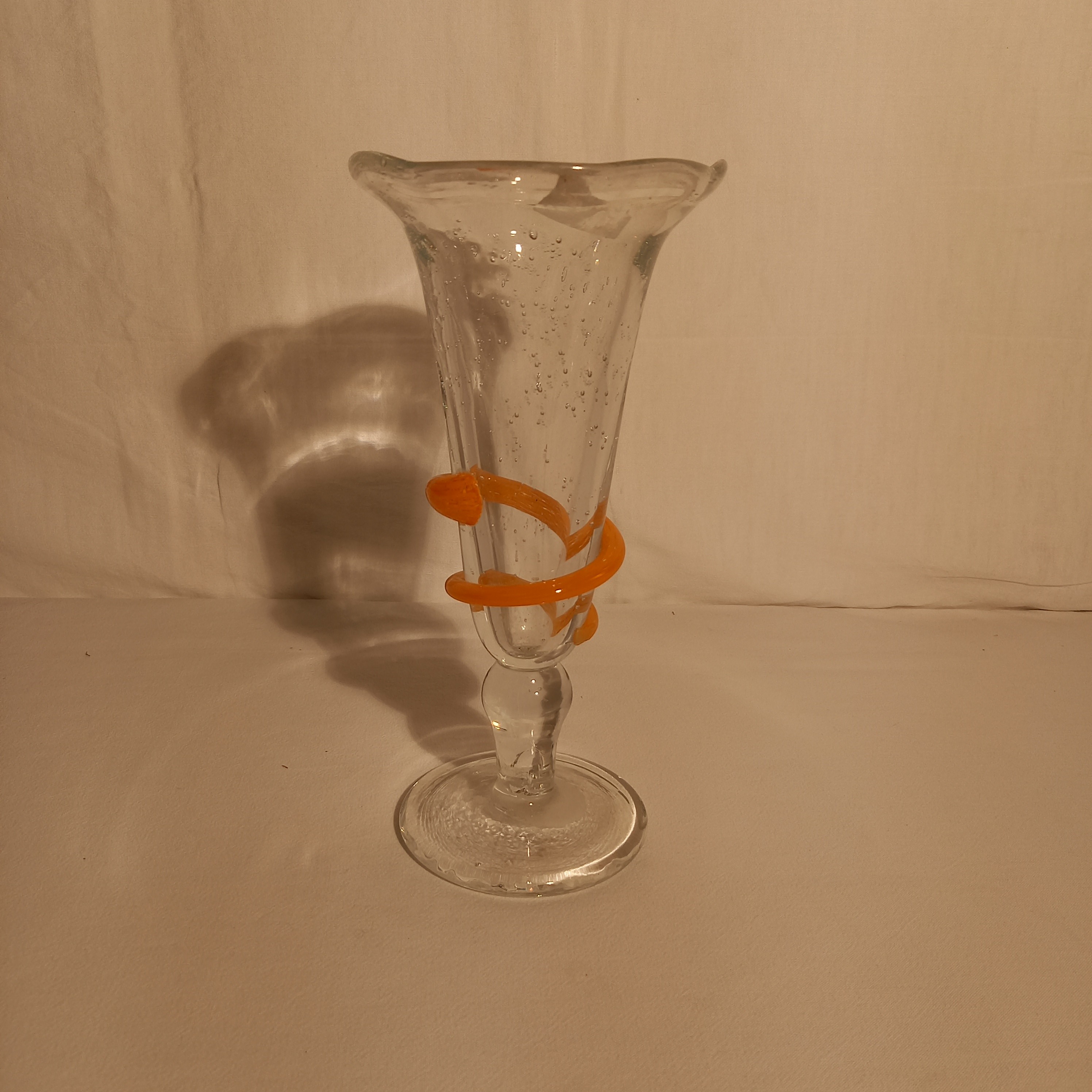 Voir photo 2 de Vase verre soufflé bouche, vintage Vase verre soufflé bouche, vintage Bon état reconditionné photo 2