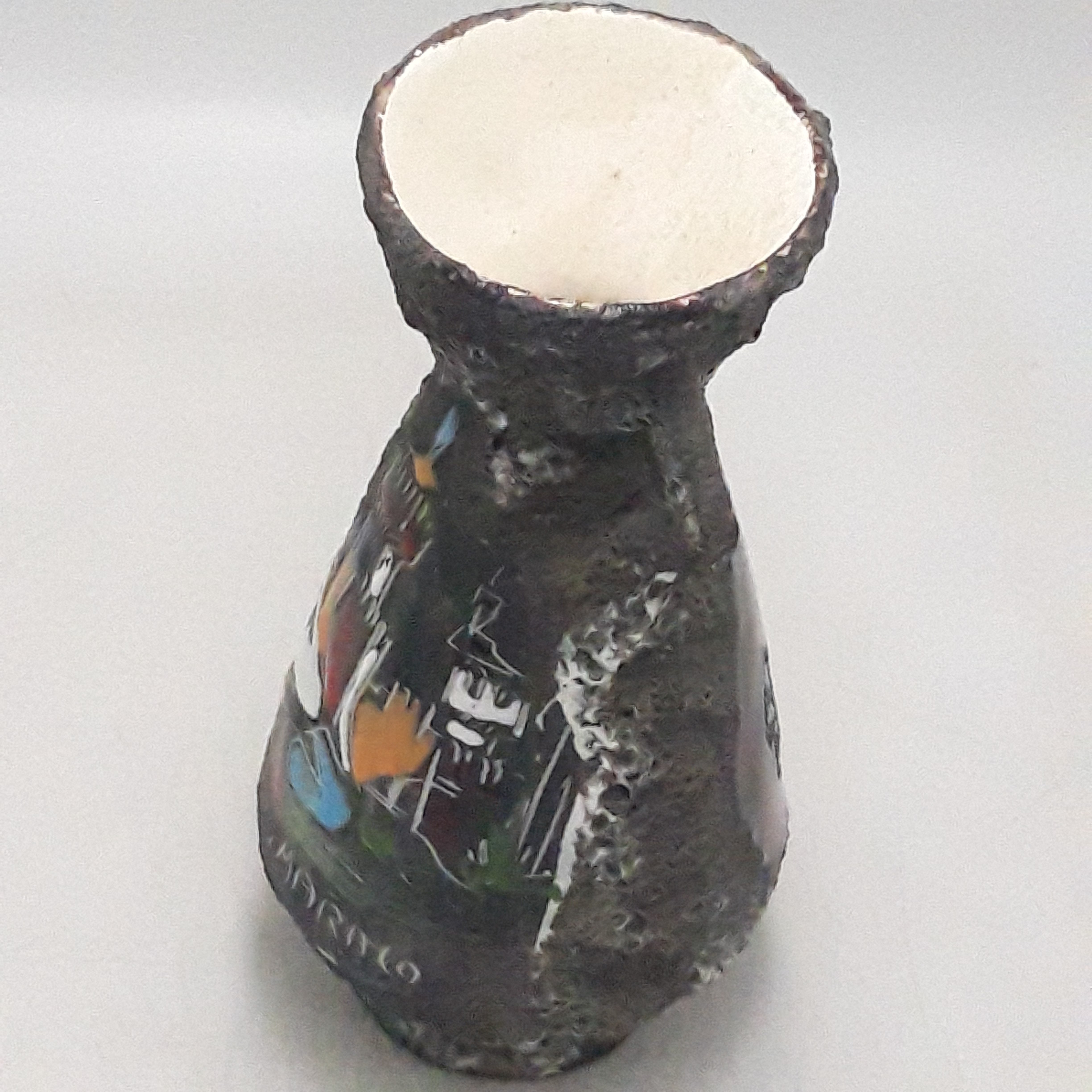 Voir photo 9 de Vase vintage en céramique San Marino signé "Marino" Vase vintage en céramique San Marino signé "Marino" Bon état reconditionné photo 9