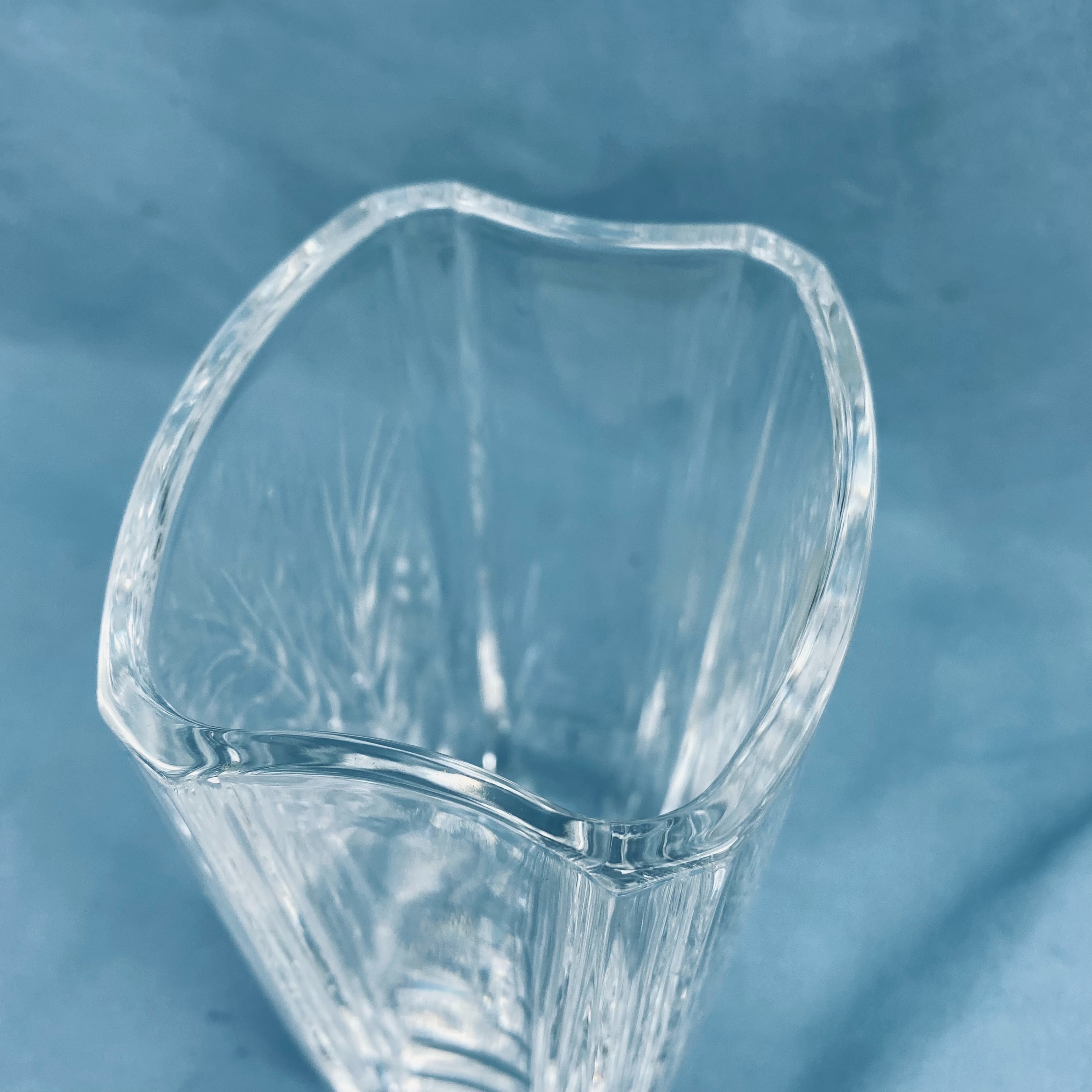 Voir photo 7 de Vase vintage en cristal d'Arques - Motif Blé - Années 70/80 Vase vintage en cristal d'Arques - Motif Blé - Années 70/80 Très bon état reconditionné photo 7