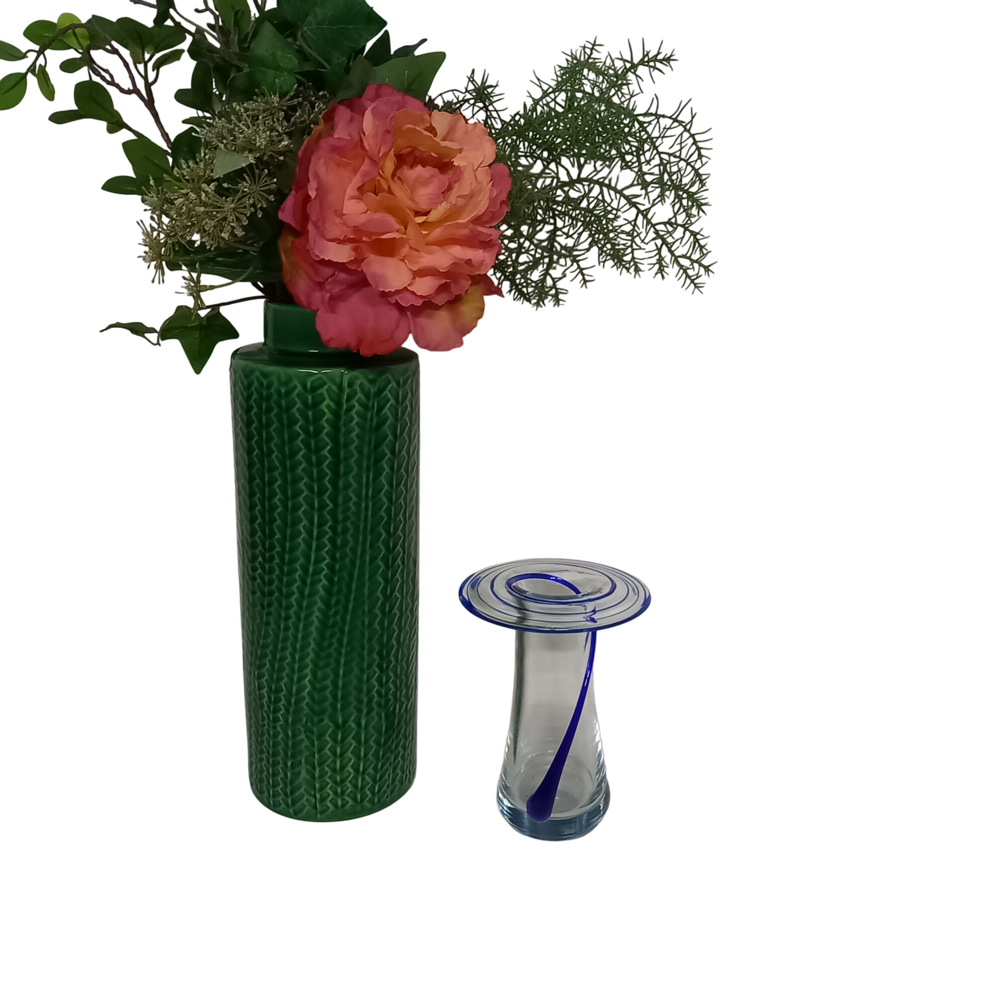 Vase vintage en verre soufflé . Style Murano avec bande bleu cobalt. Bon état - 25,00 € Vase vintage en verre soufflé . Style Murano avec bande bleu cobalt. Bon état reconditionné disponible sur Label Emmaüs