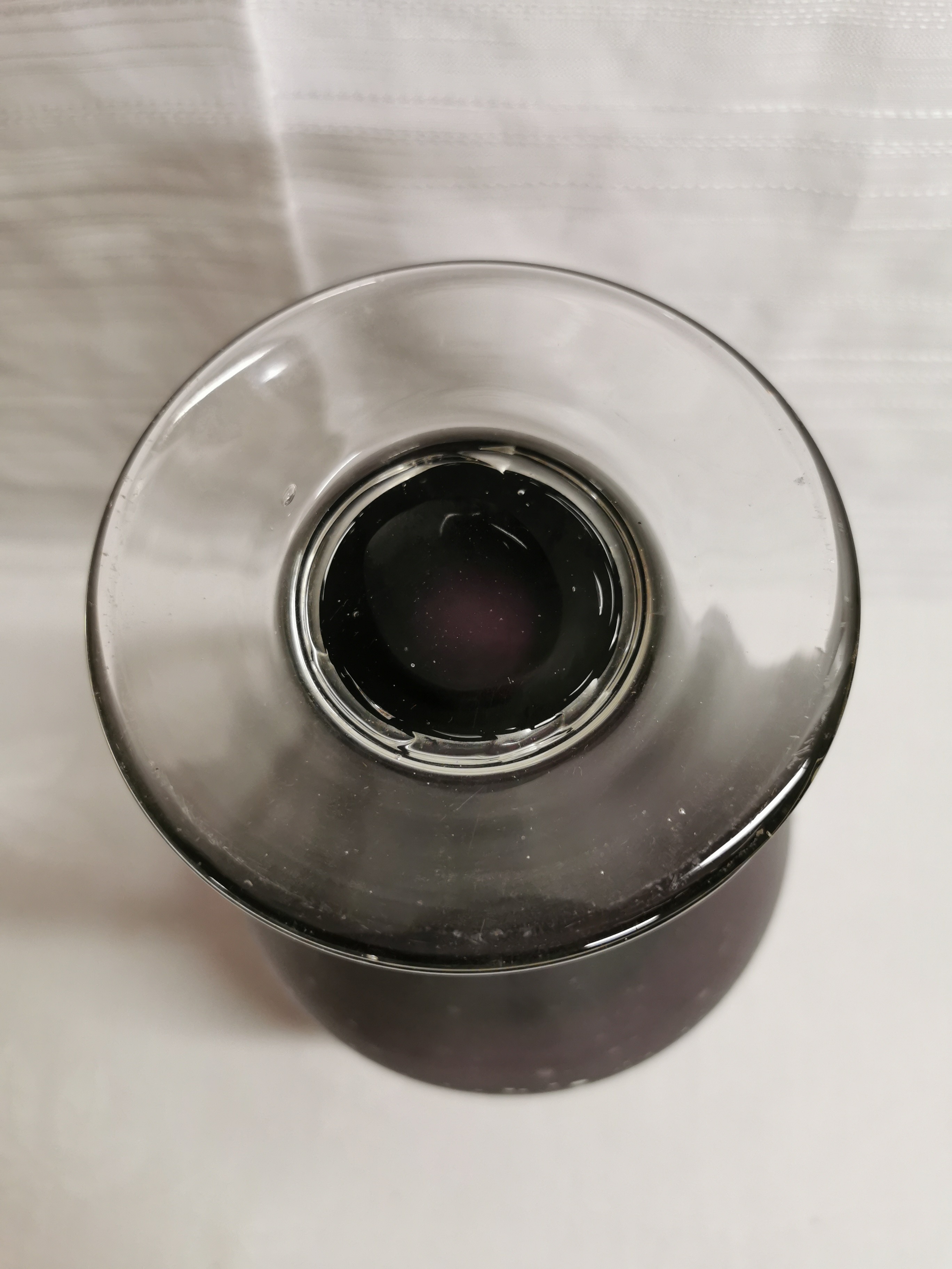 Voir photo 4 de Vase violet en verre soufflé Vase violet en verre soufflé Bon état reconditionné photo 4