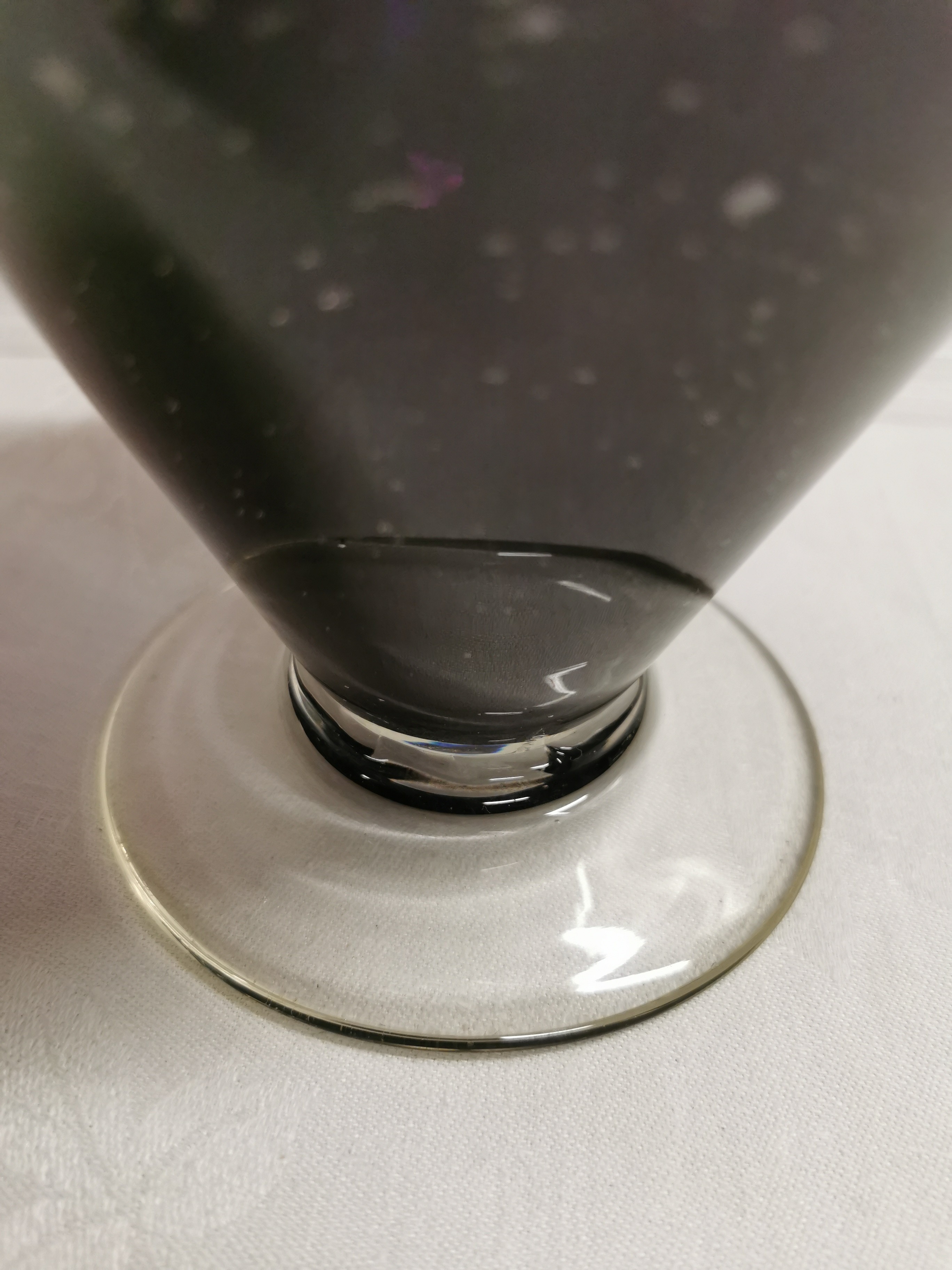 Voir photo 6 de Vase violet en verre soufflé Vase violet en verre soufflé Bon état reconditionné photo 6
