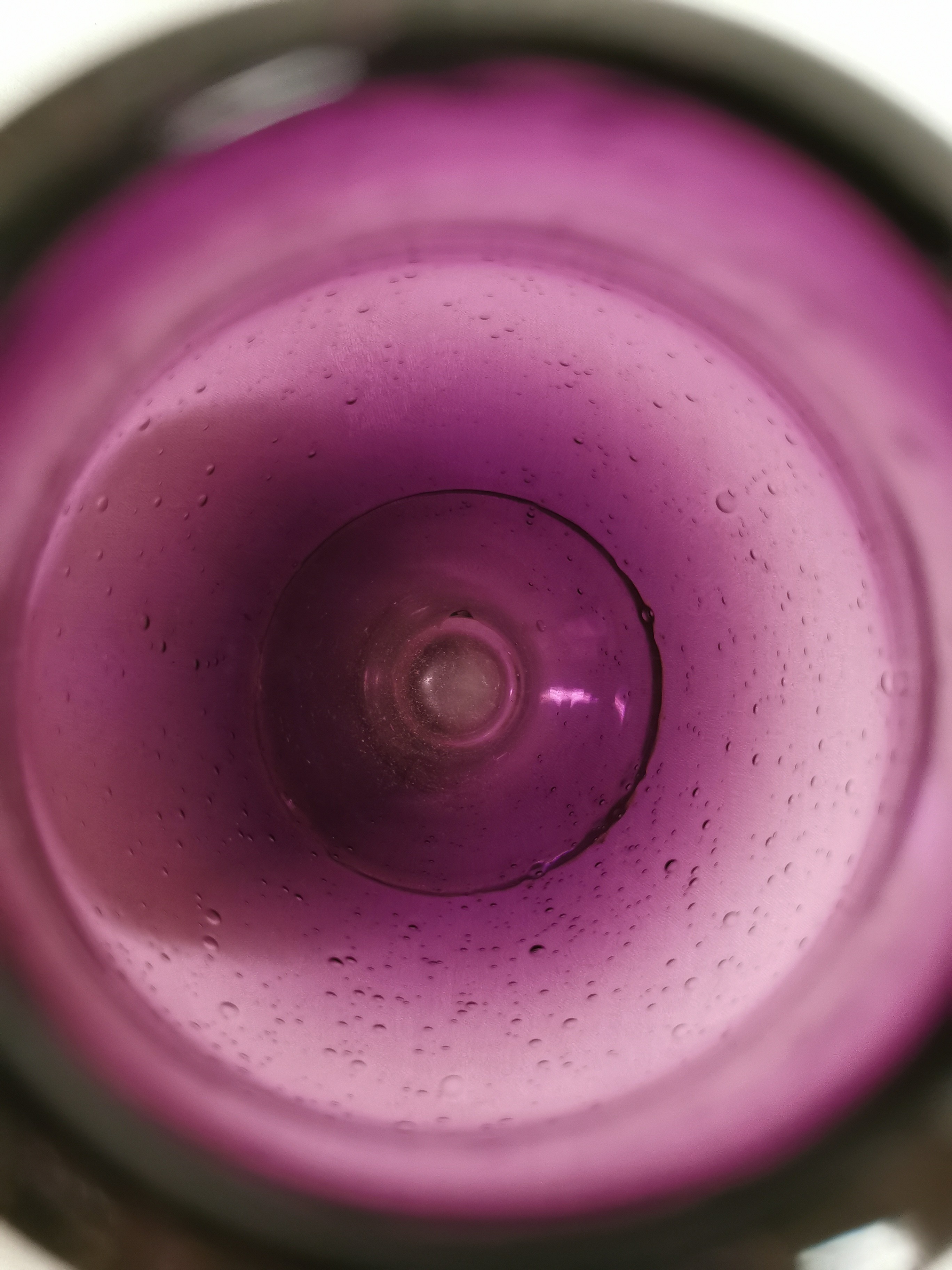 Voir photo 7 de Vase violet en verre soufflé Vase violet en verre soufflé Bon état reconditionné photo 7