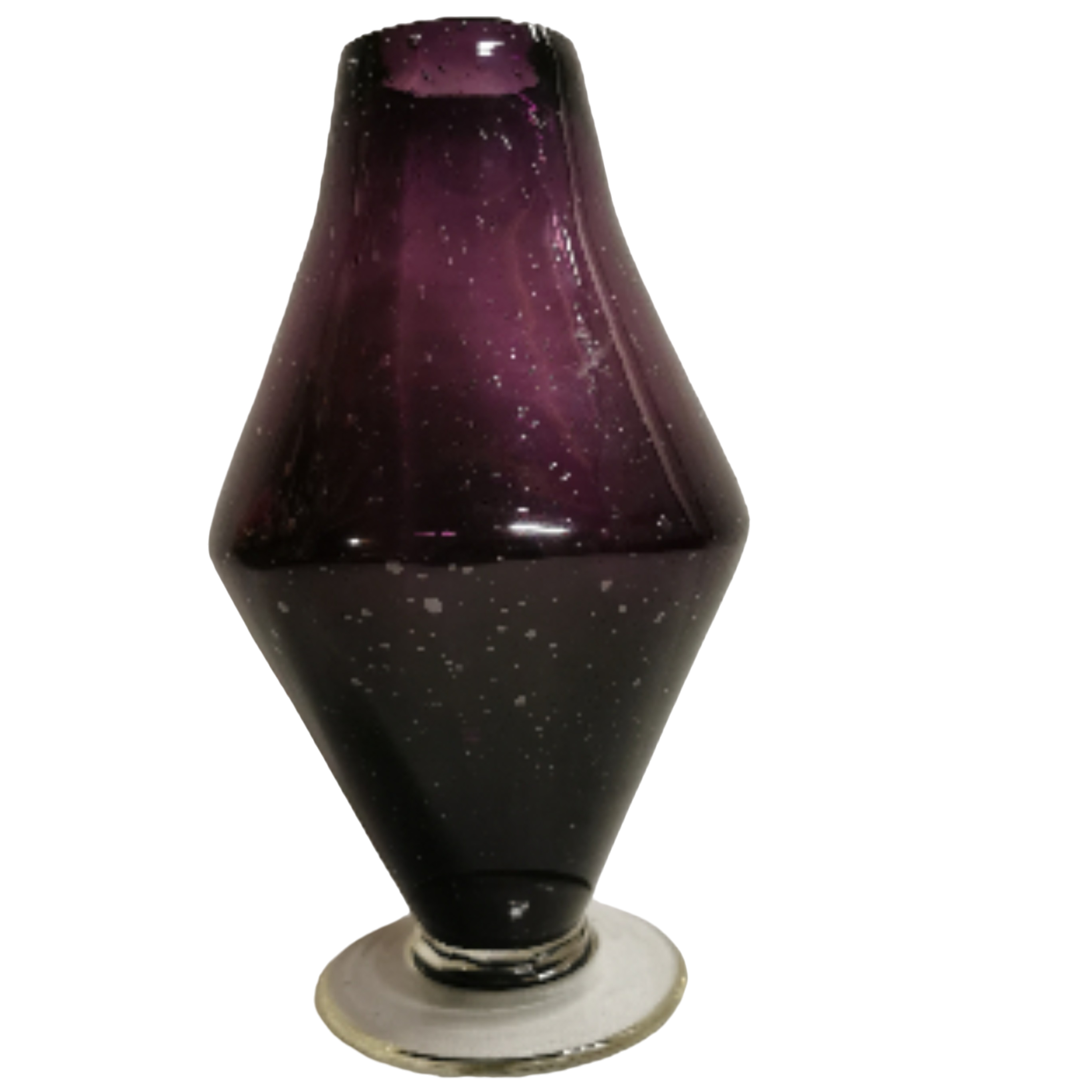 Vase violet en verre soufflé Bon état - 30,00 € Vase violet en verre soufflé Bon état reconditionné disponible sur Label Emmaüs