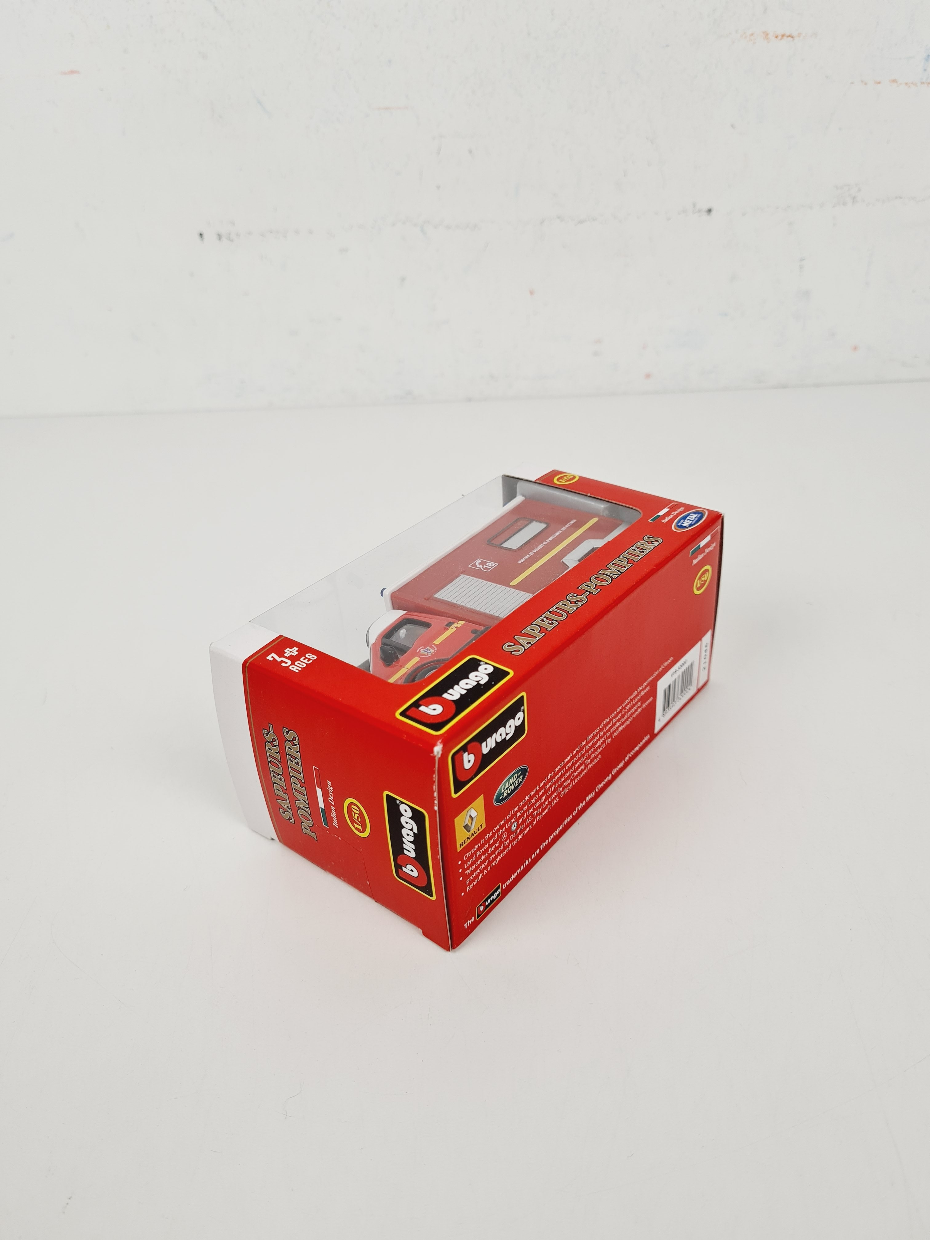 Voir photo 3 de Véhicule - Camion de secours Sapeurs-Pompiers 1/50 - BBburago - 3 ans + Véhicule - Camion de secours Sapeurs-Pompiers 1/50 - BBburago - 3 ans + Parfait état reconditionné photo 3