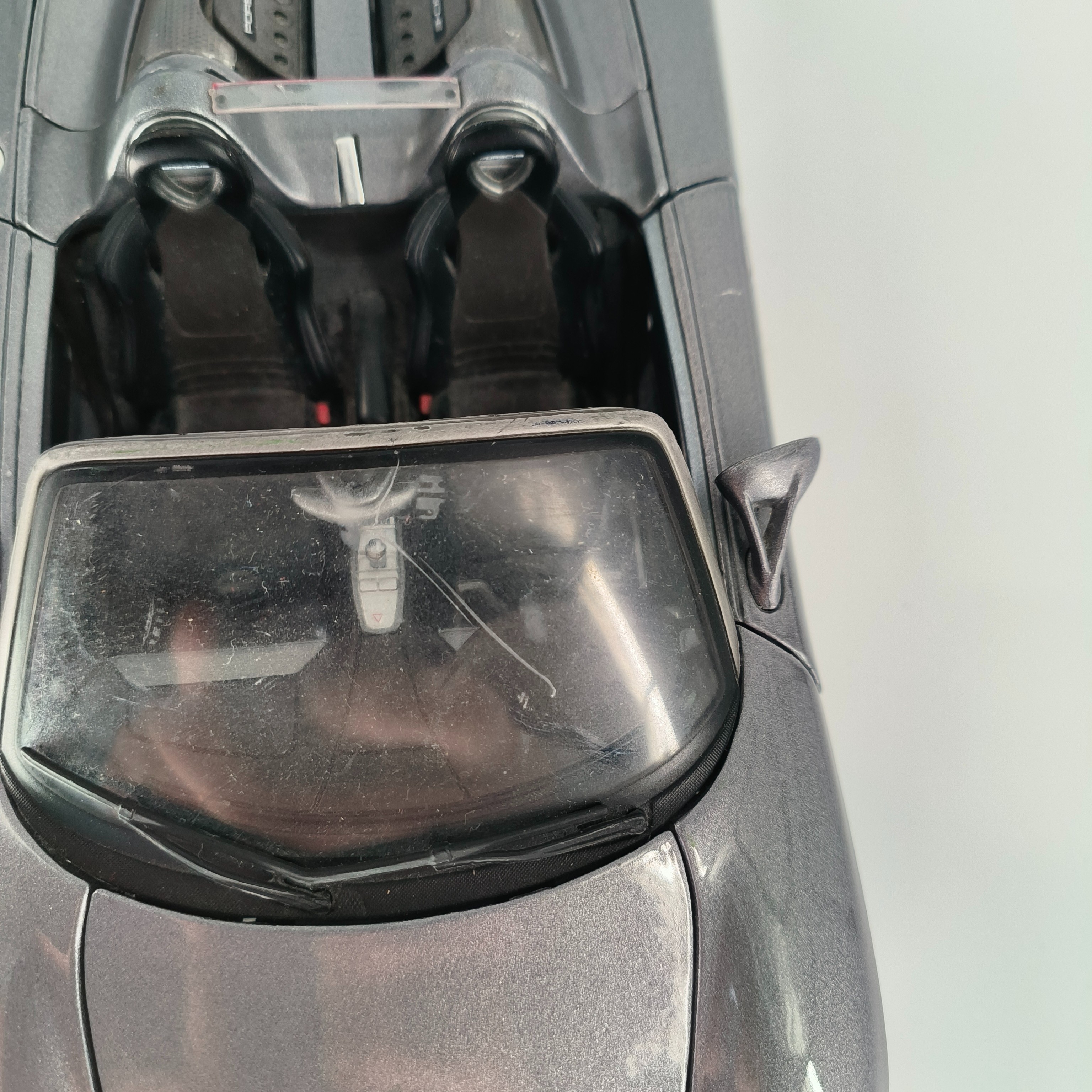 Voir photo 8 de Véhicule-Porsche Carrera GT1/18-Maisto-collector Véhicule-Porsche Carrera GT1/18-Maisto-collector Bon état reconditionné photo 8